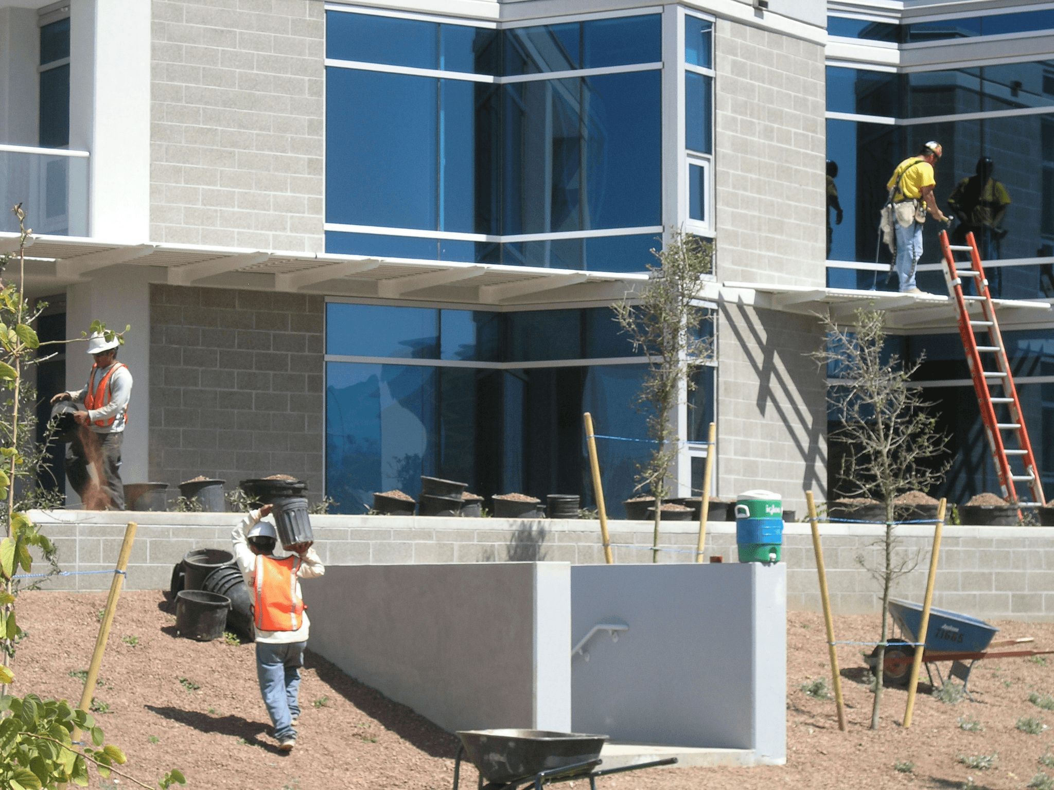 Setting up utilities for efficient prefab offices