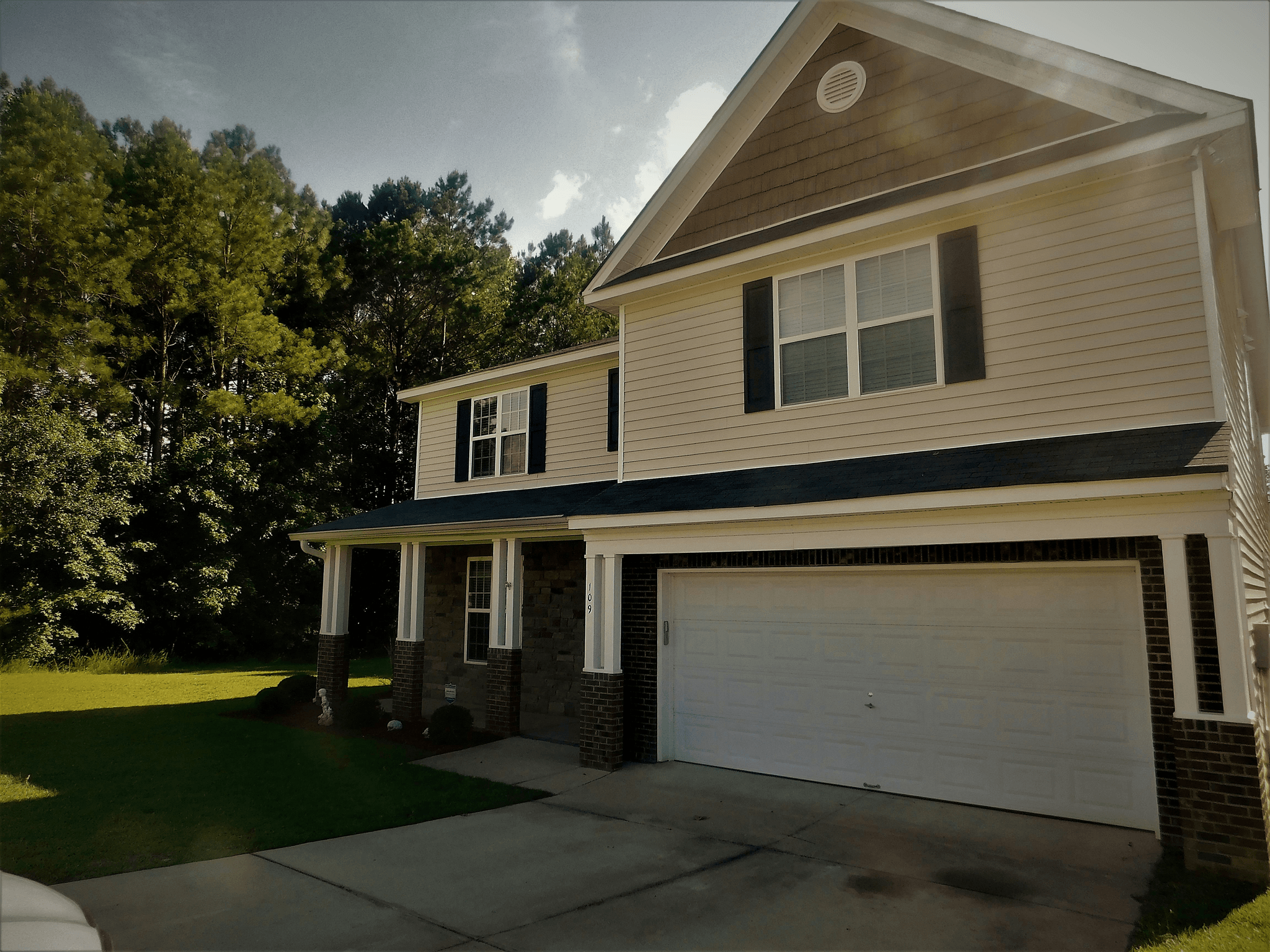splendid view of split level homes showcasing unique architecture