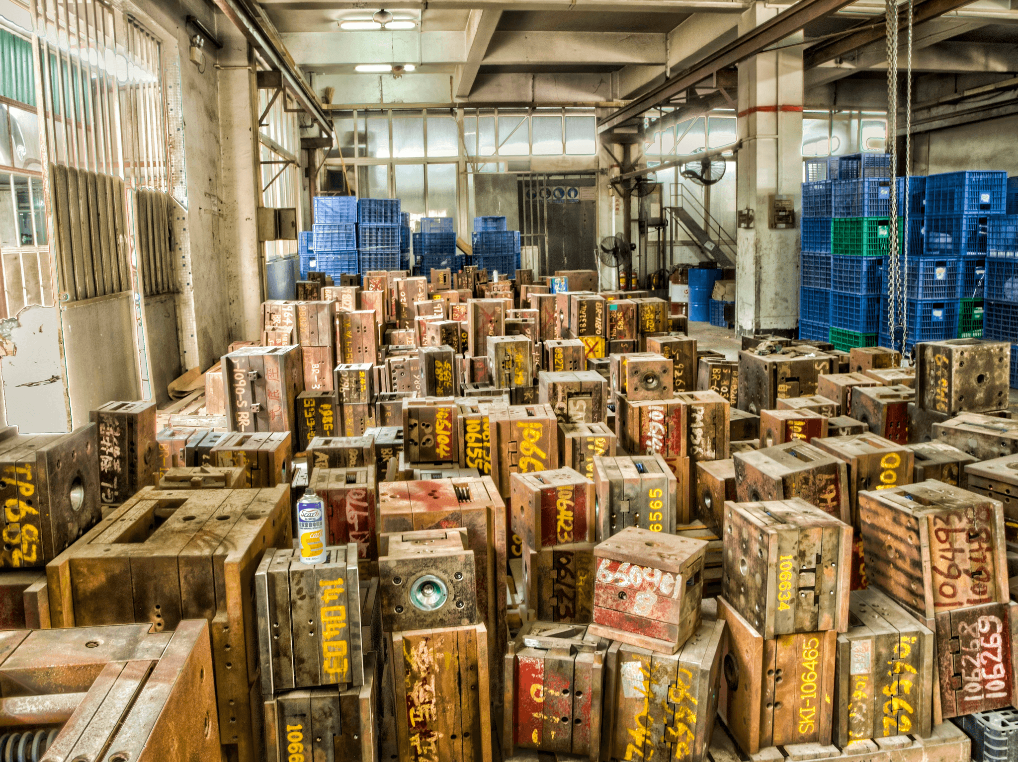 Chinese manufacturing market warehouse