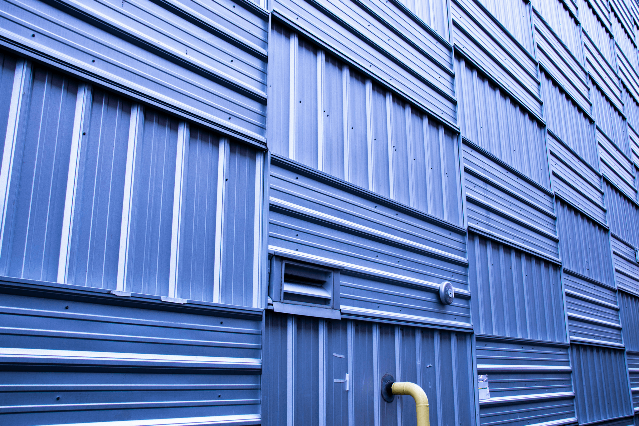 Are shipping containers fireproof? An overview on their natural resistance.