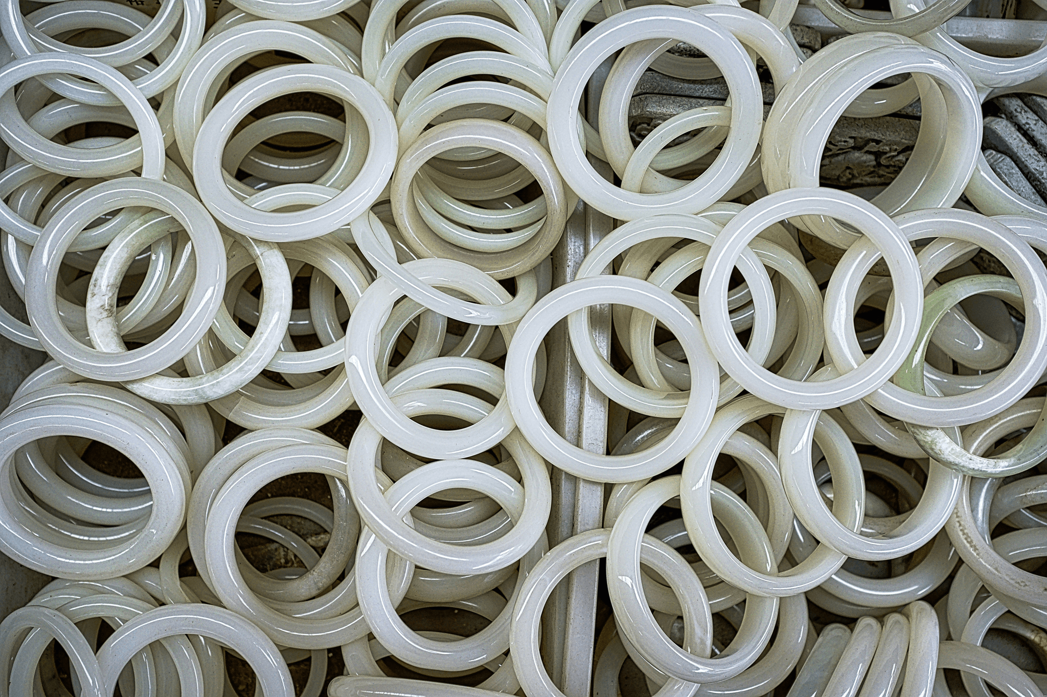 Different types of PTFE washers demonstrating versatility.