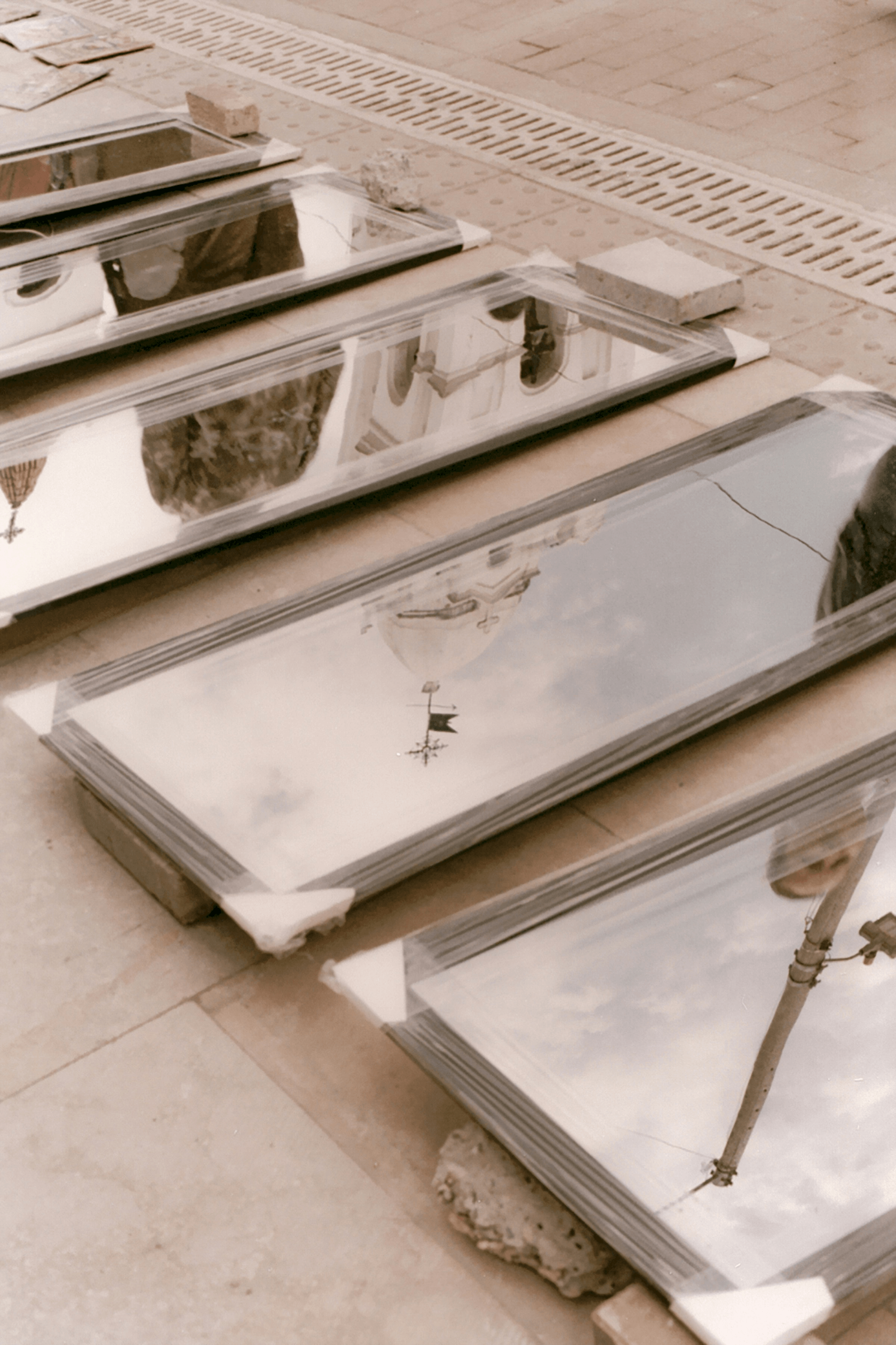 Mirror Inspection services by experts ensuring high-quality standards.