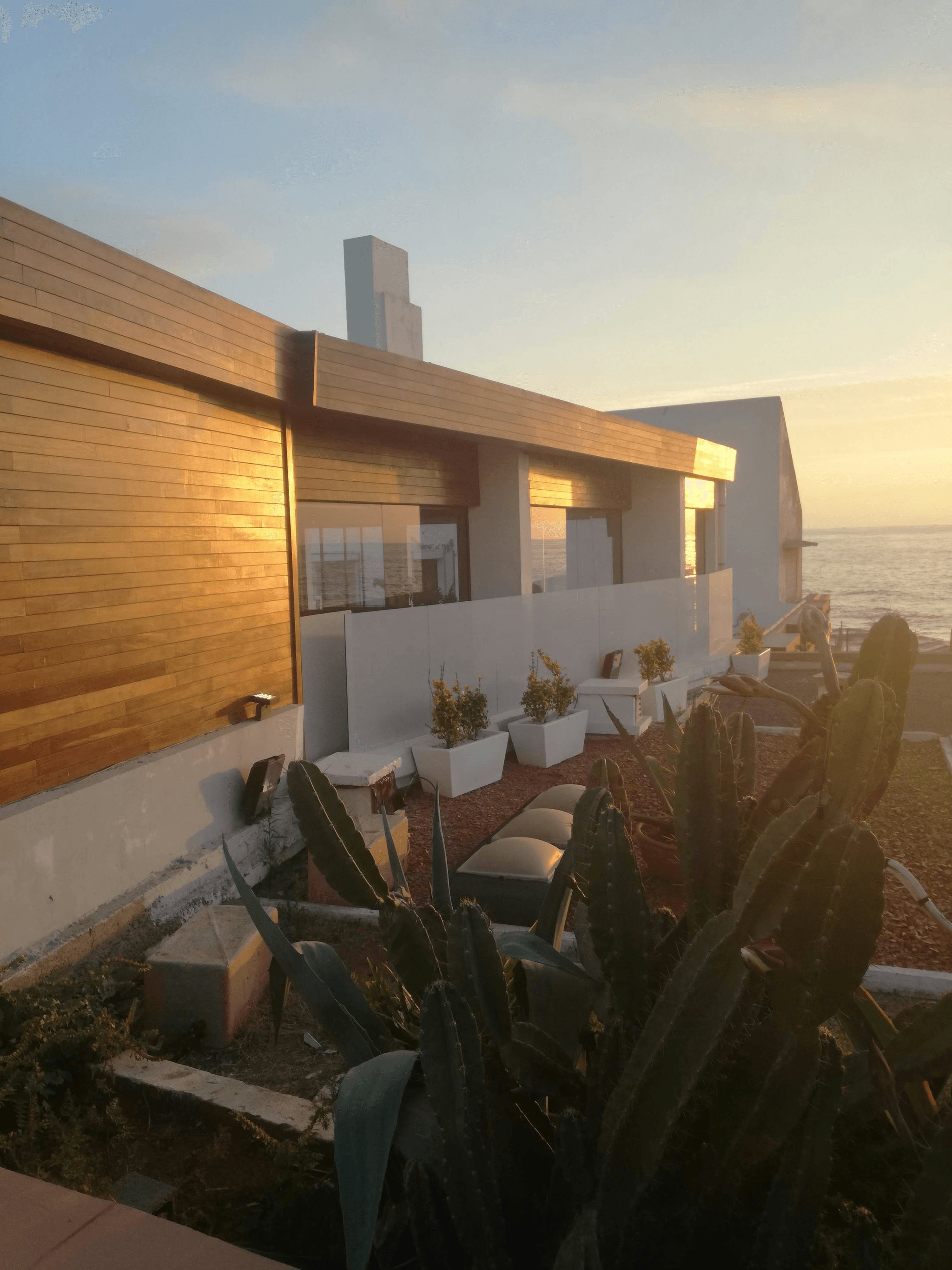 Prefabricated Beach House with Stunning Ocean Views