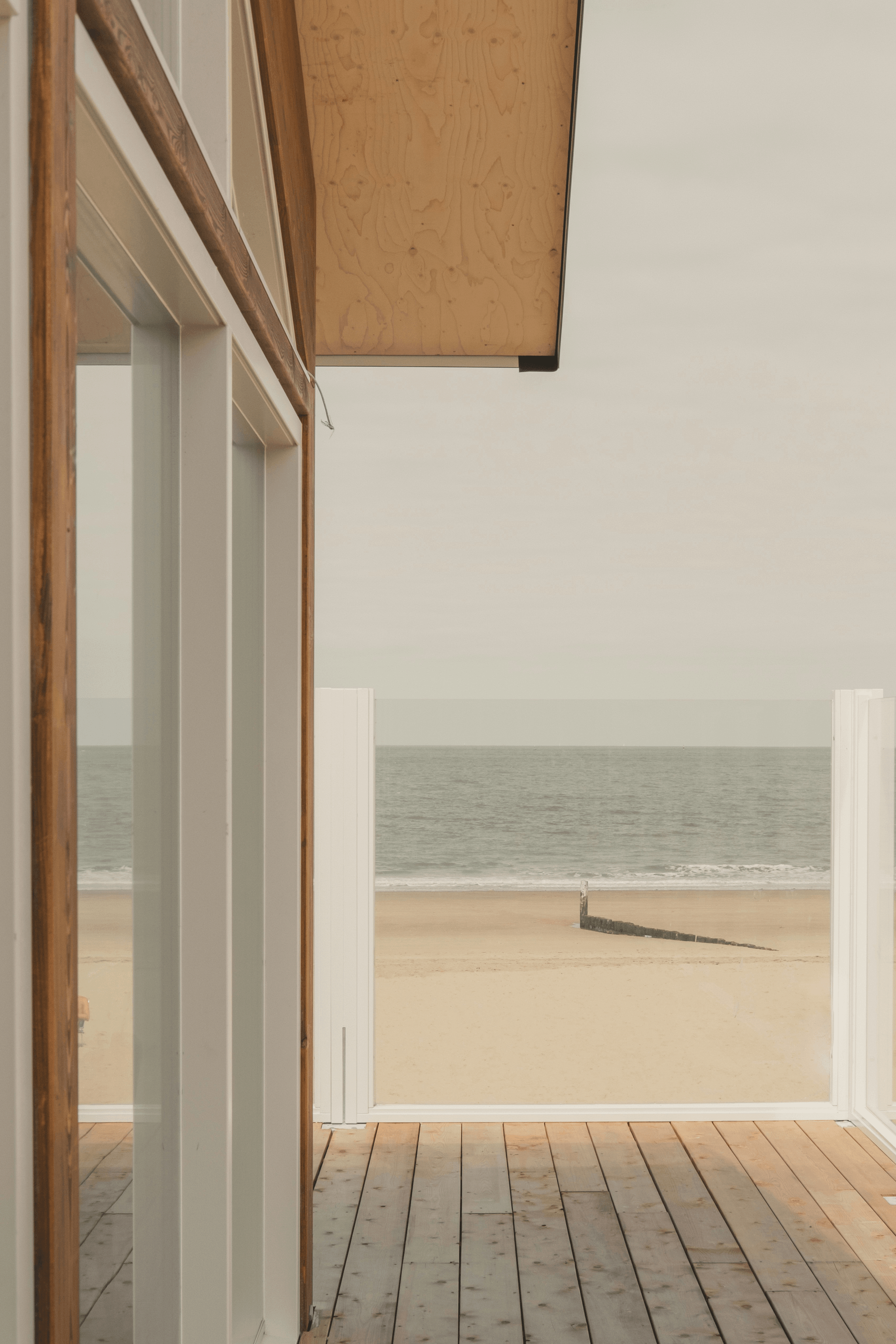 Prefabricated Beach House Indoor Outdoor Connectivity