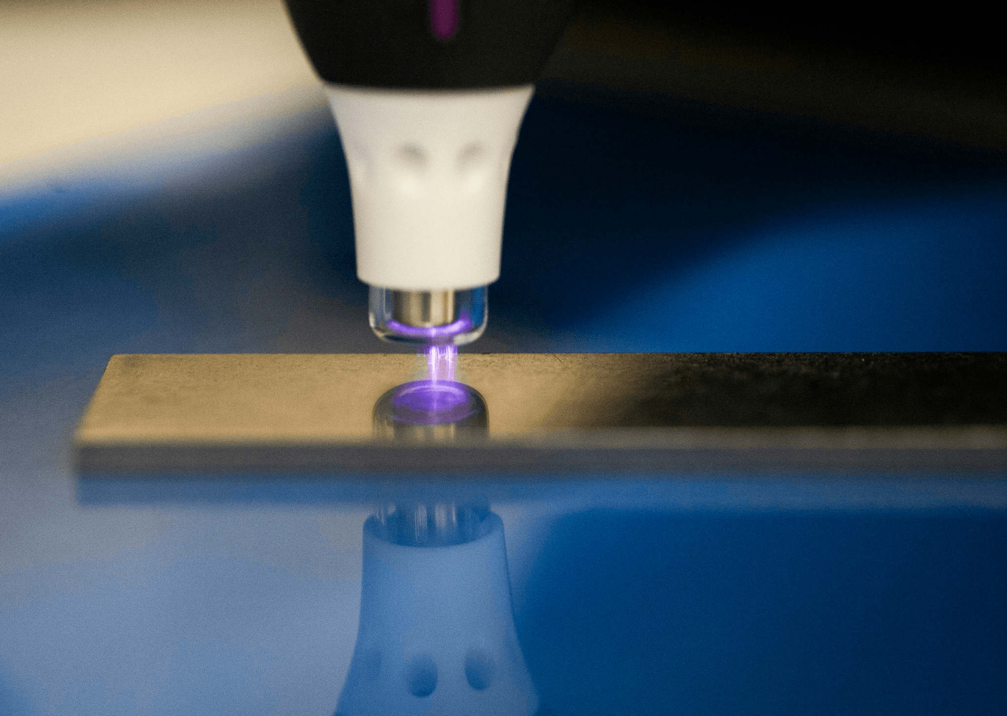 Efficient operation of a laser iron cutting machine on sheet metal.