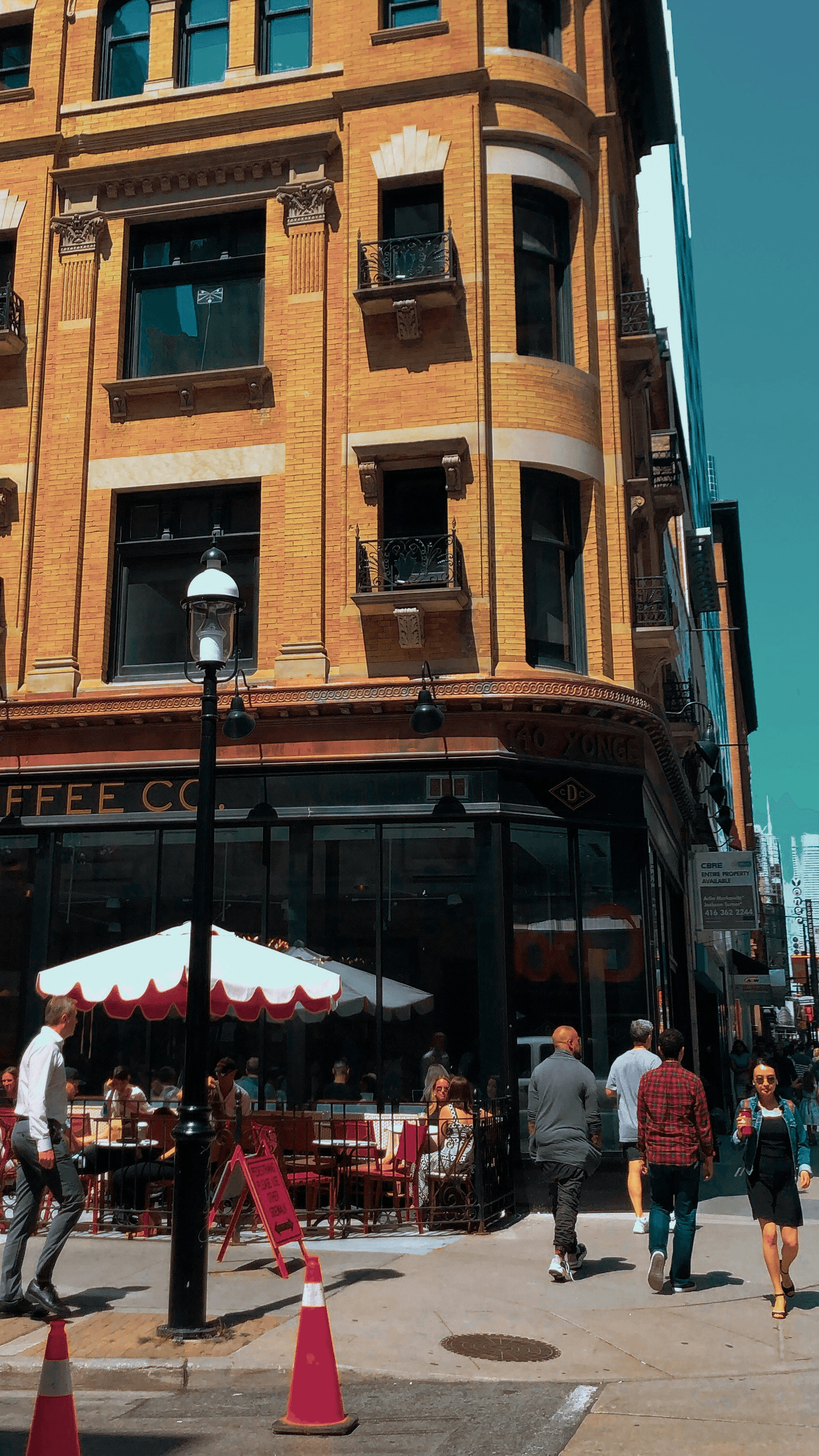 Container coffee shop for sale - Vibrant container cafe with customers