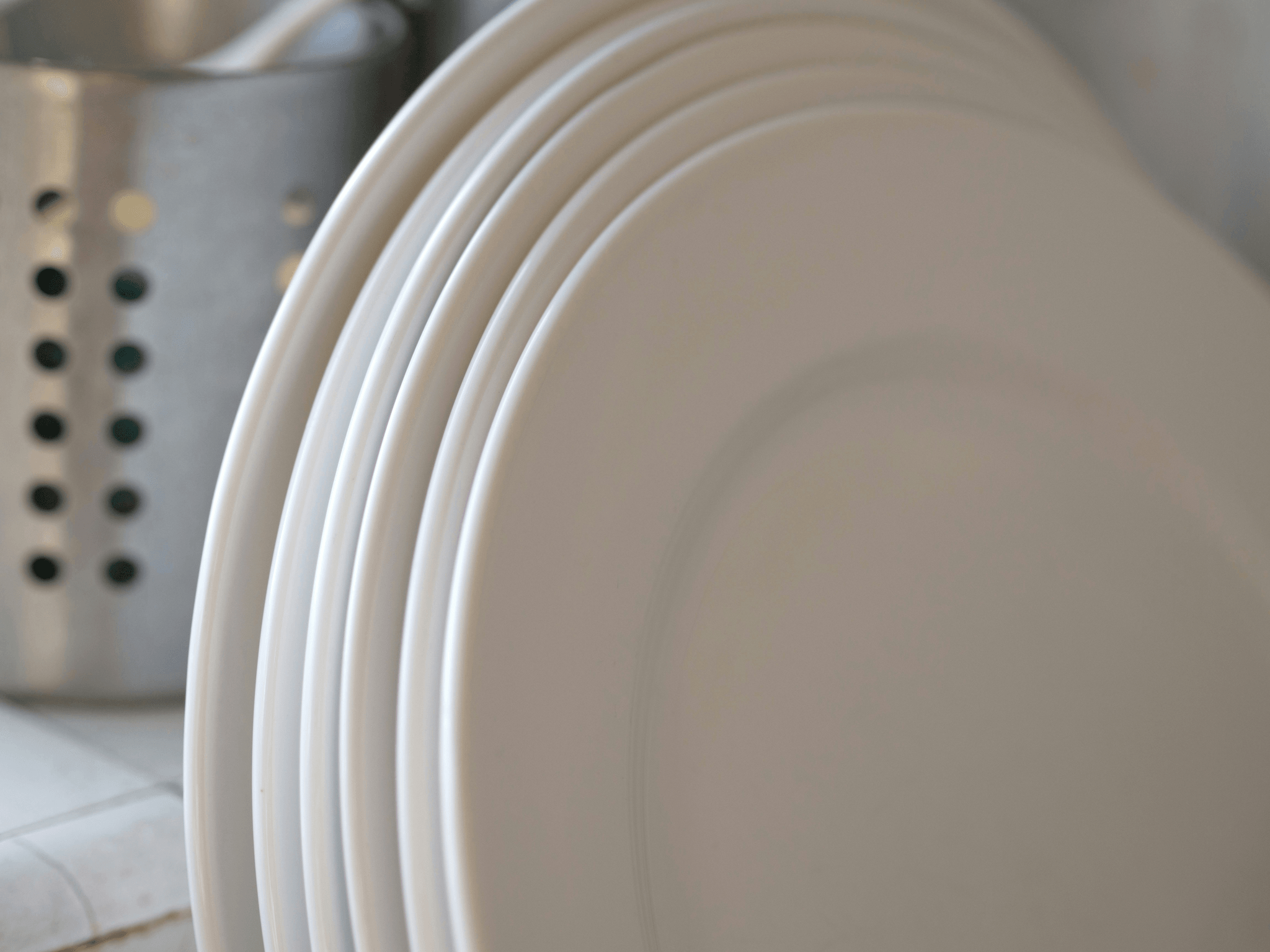 On-site Tests assessing porcelain dinnerware durability