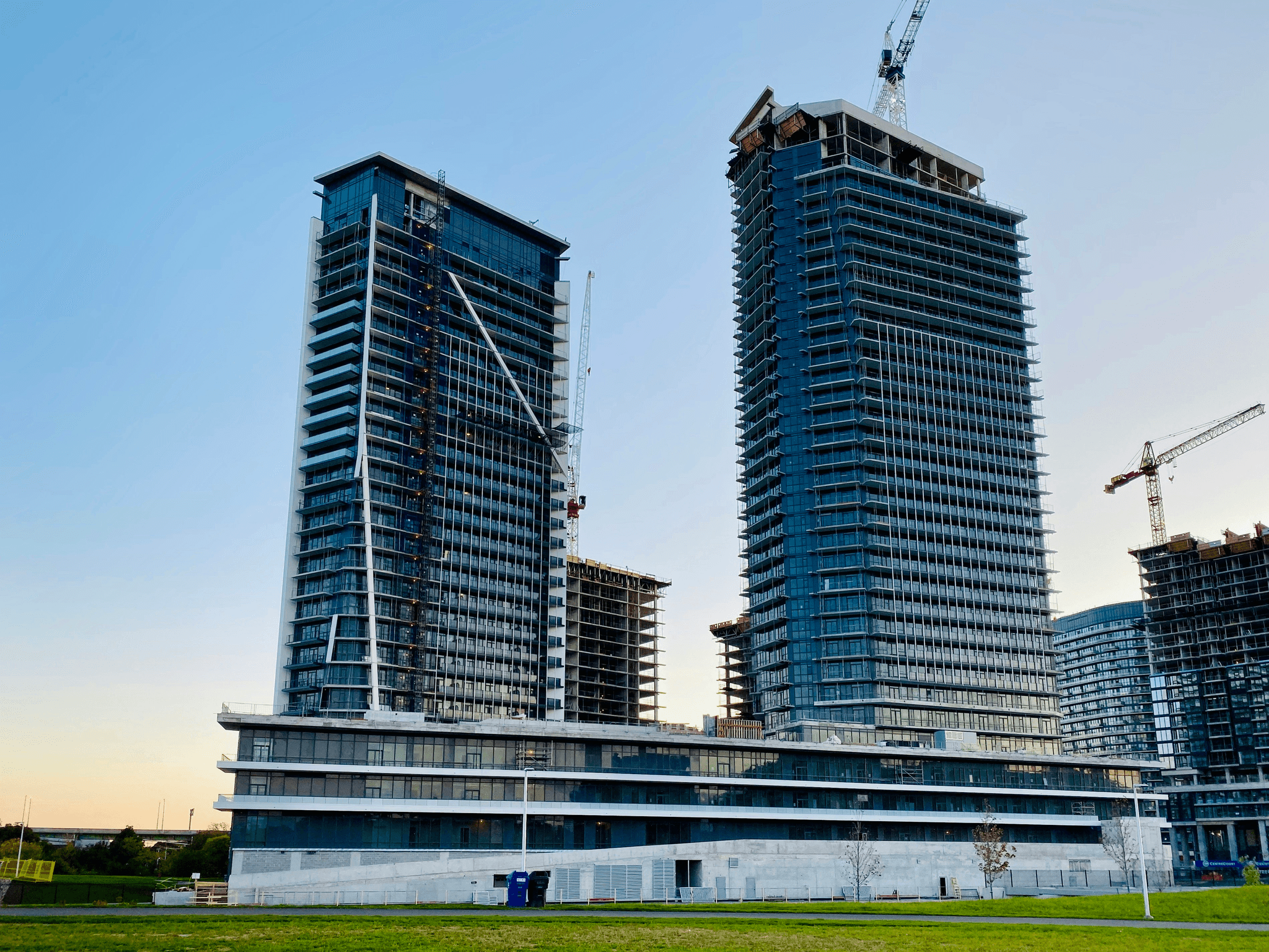 modern modular office building being rapidly constructed