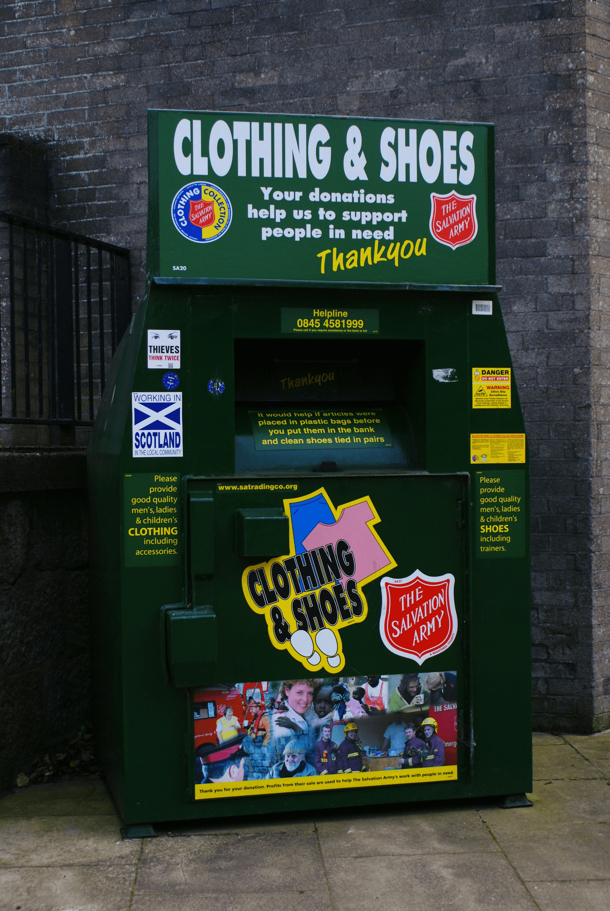 H&M's Garment Recycling Program at Sustainable Manufacturing Companies