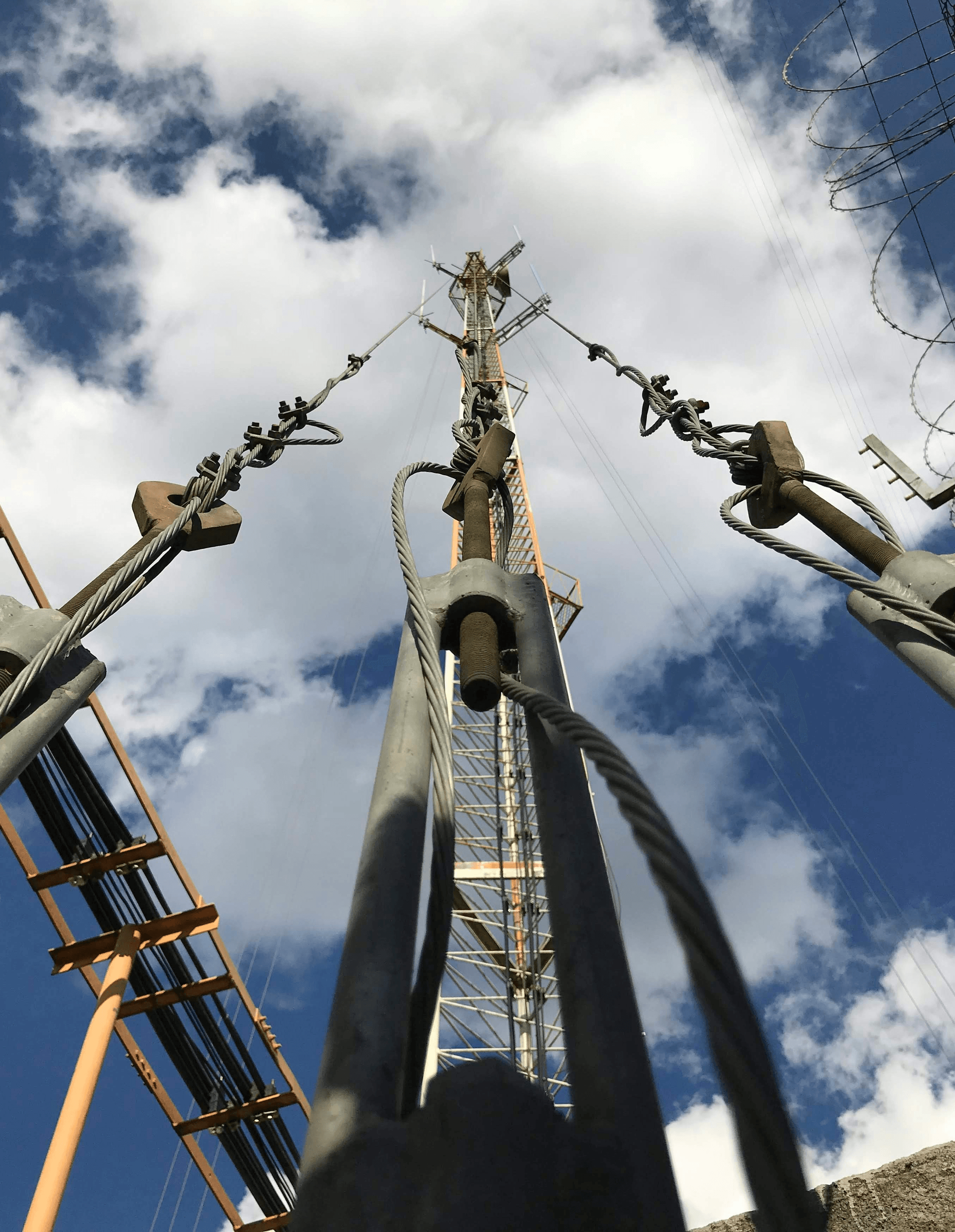 what is a guide wire electrical explained through tower support