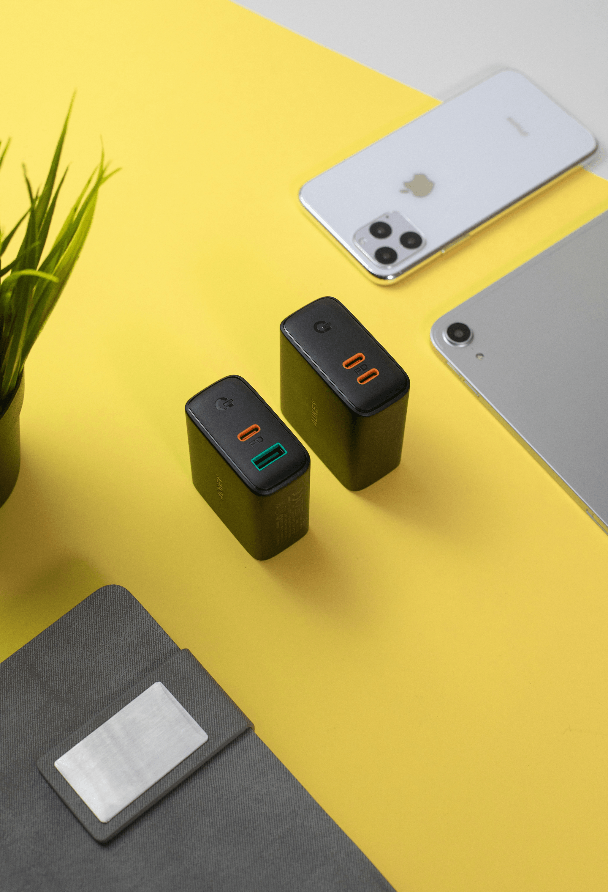 China USB Charger Manufacturers showcasing diverse product range