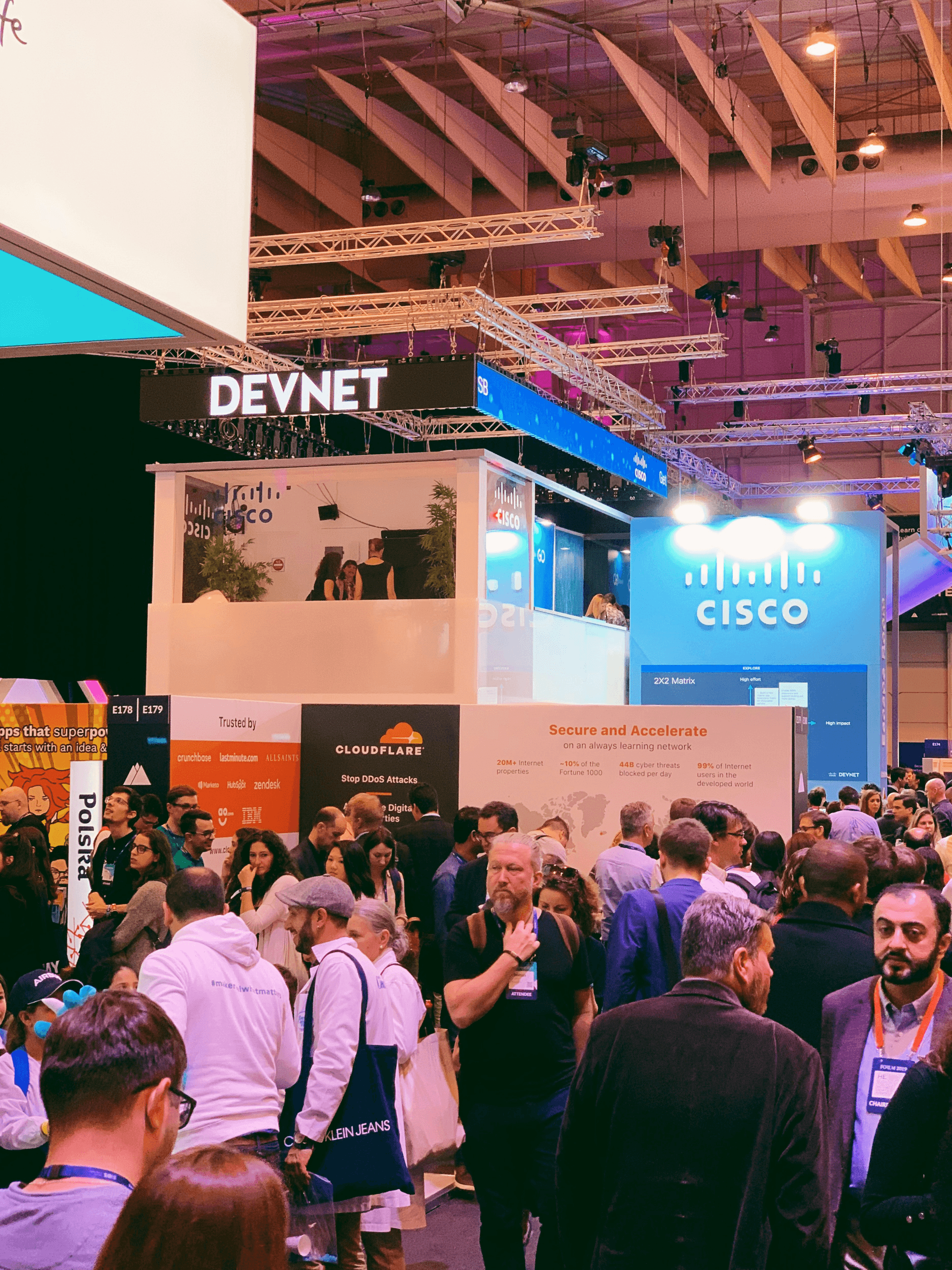 How to Find Manufacturer of a Product at Industry Networking Event