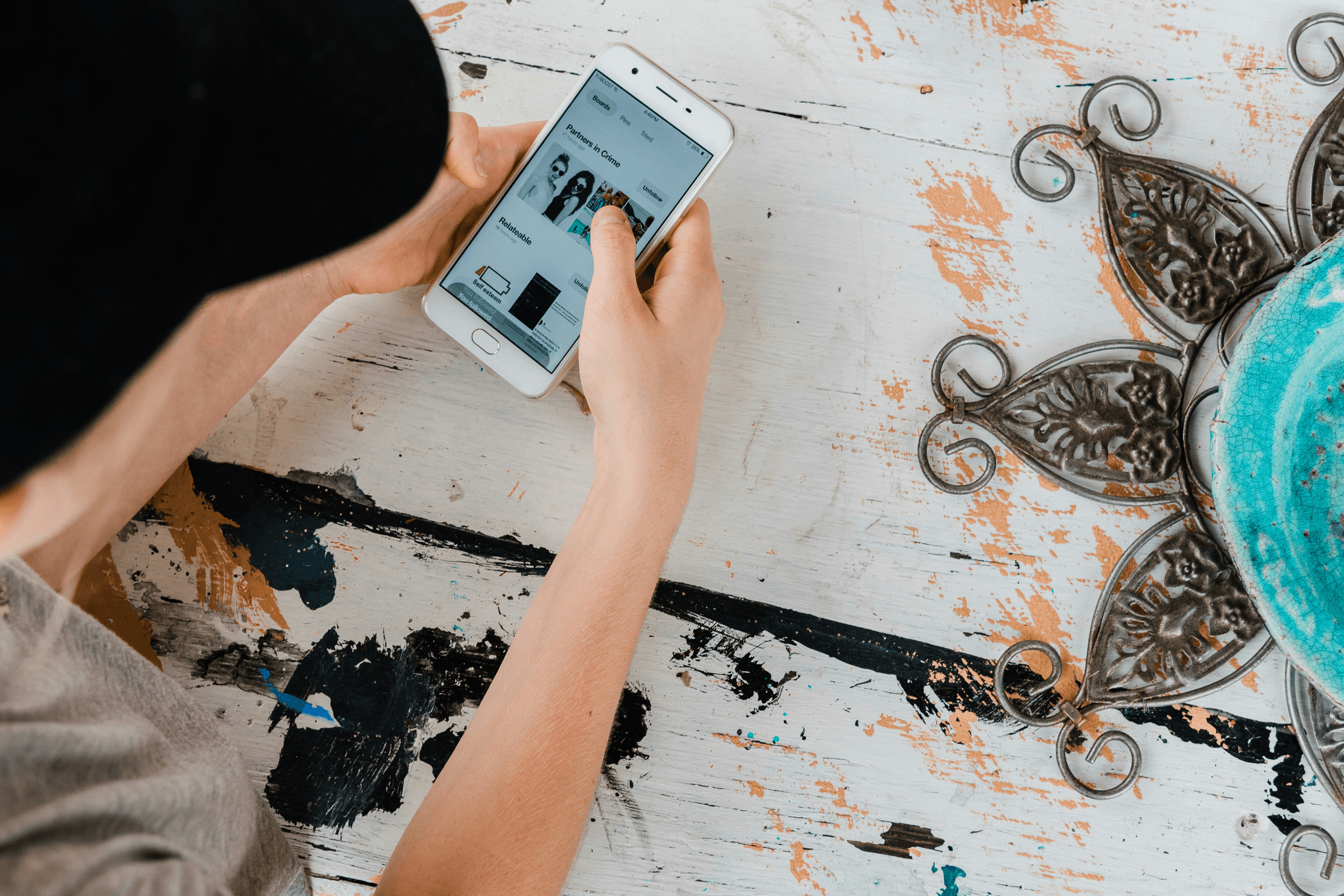 Digital storefront experience optimized for mobile users