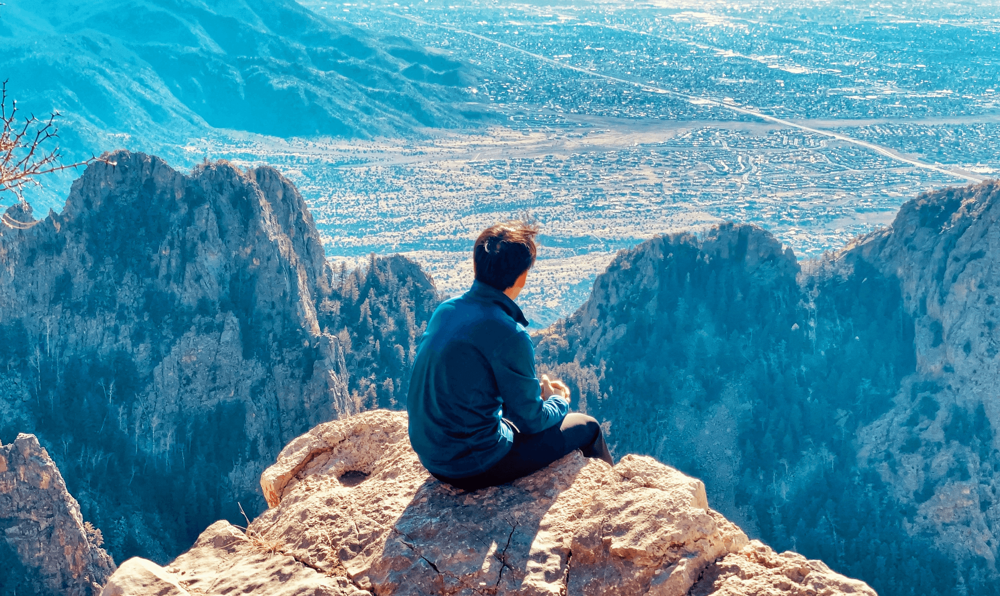 為什麼我們喜歡獨旅？從心理學角度探討旅行的內在意義｜健康解析｜身心靈｜療寮診所．板橋江子翠｜家醫科診所．心理諮商