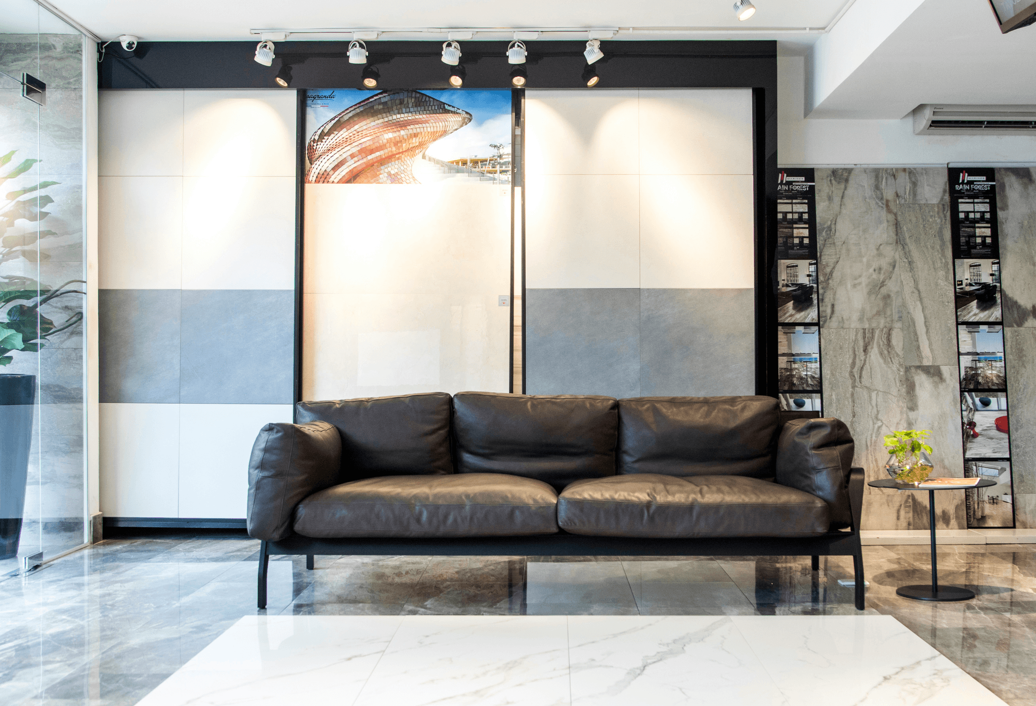 China sofas manufacturer showcasing modern sofa sets