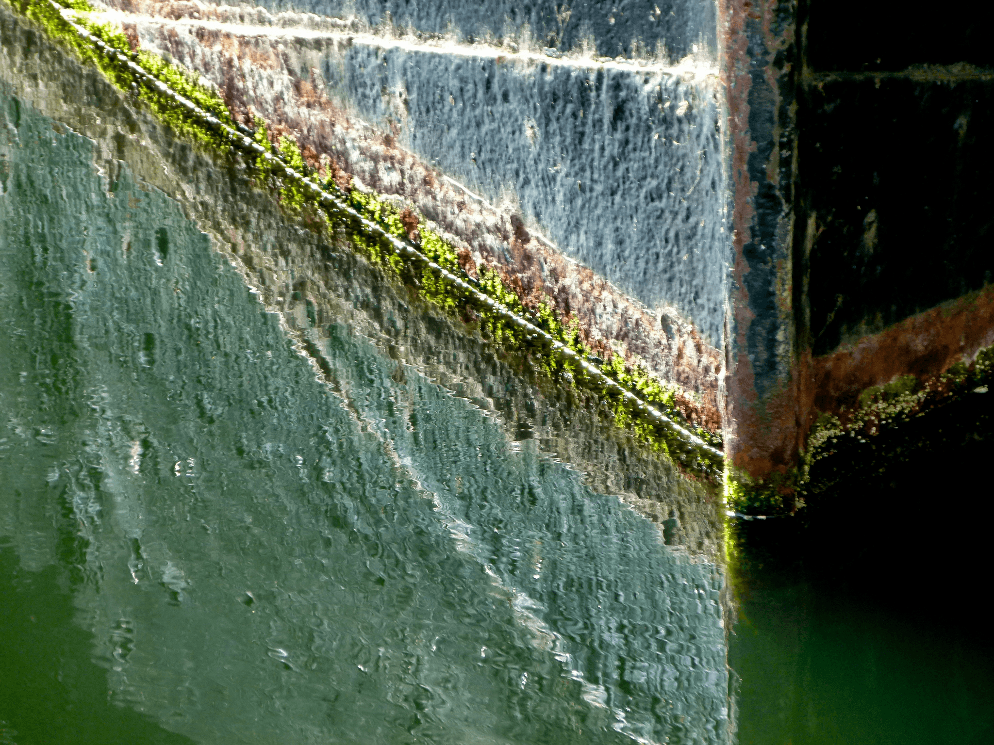 how to protect aluminum from saltwater during marine activities