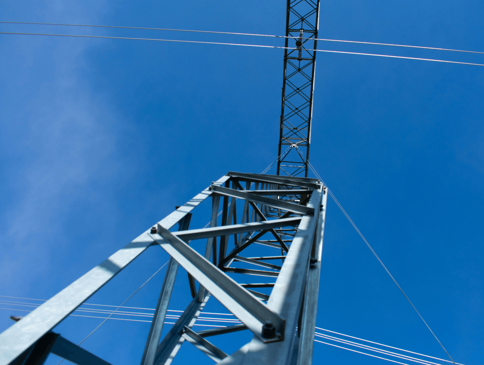 transmission line damper ensuring stability between conductors