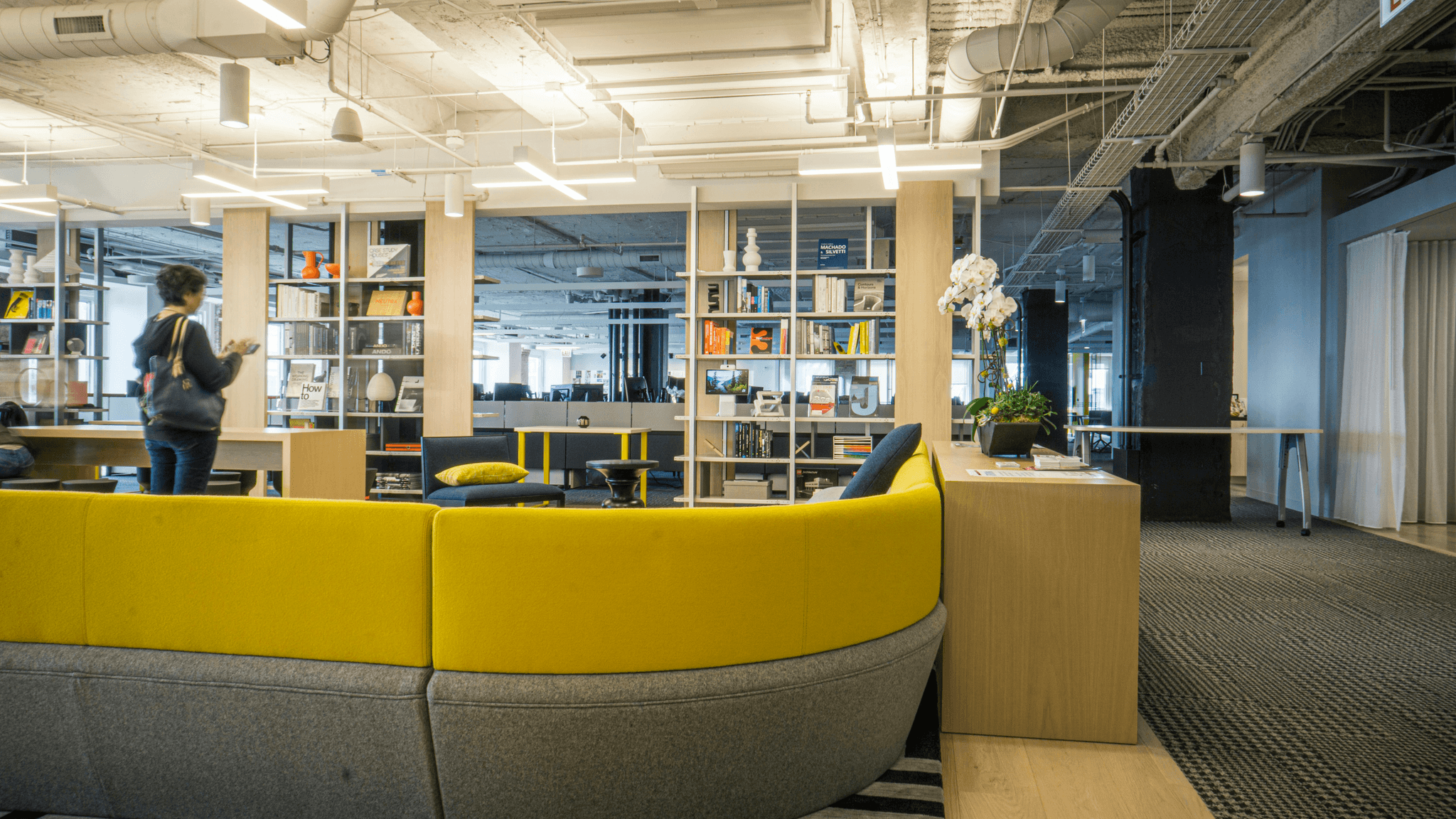 Efficiently scalable prefabricated office solution