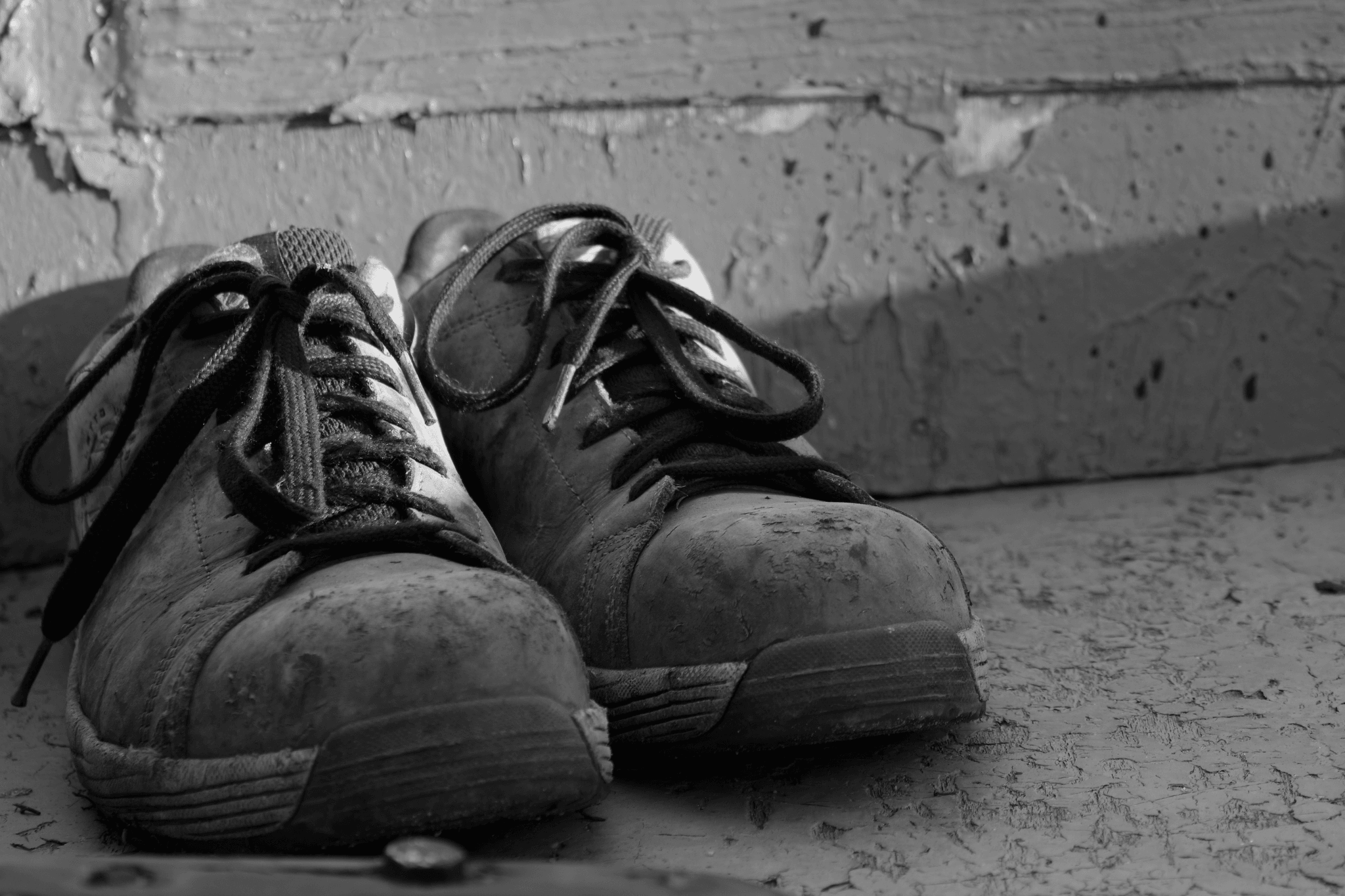 Quality Defects in Shoes including abrasion marks on footwear