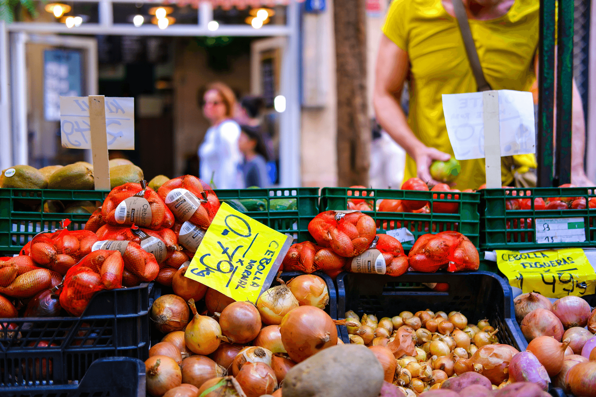 sourcing food for a restaurant company through networking at market stalls