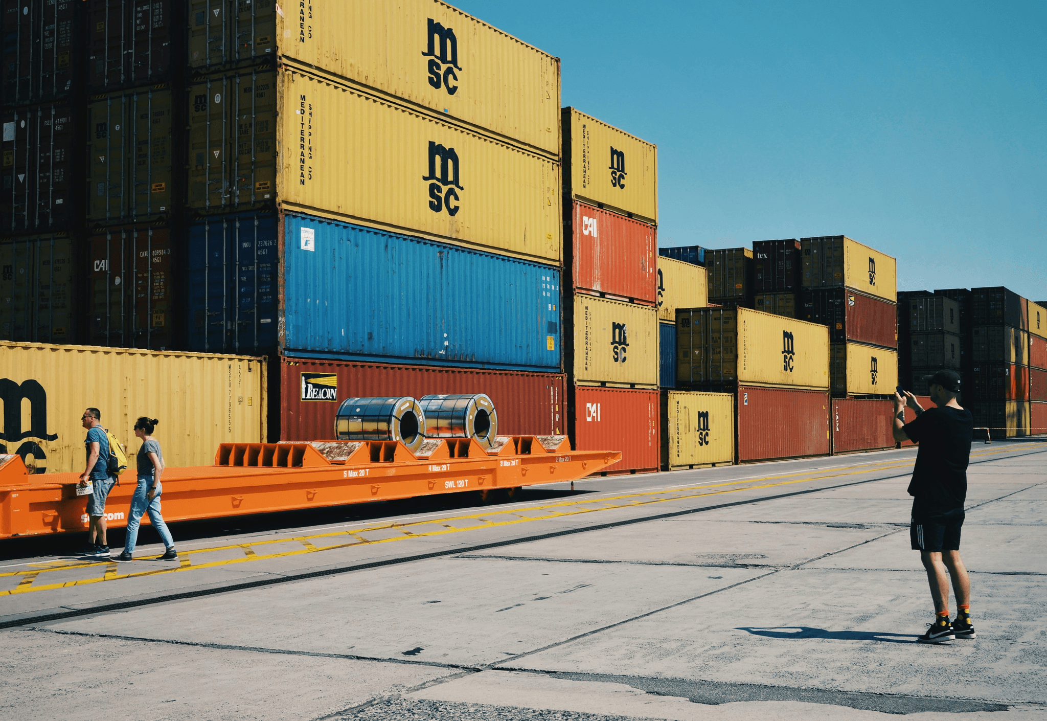 Efficient shipping management by China buying agent