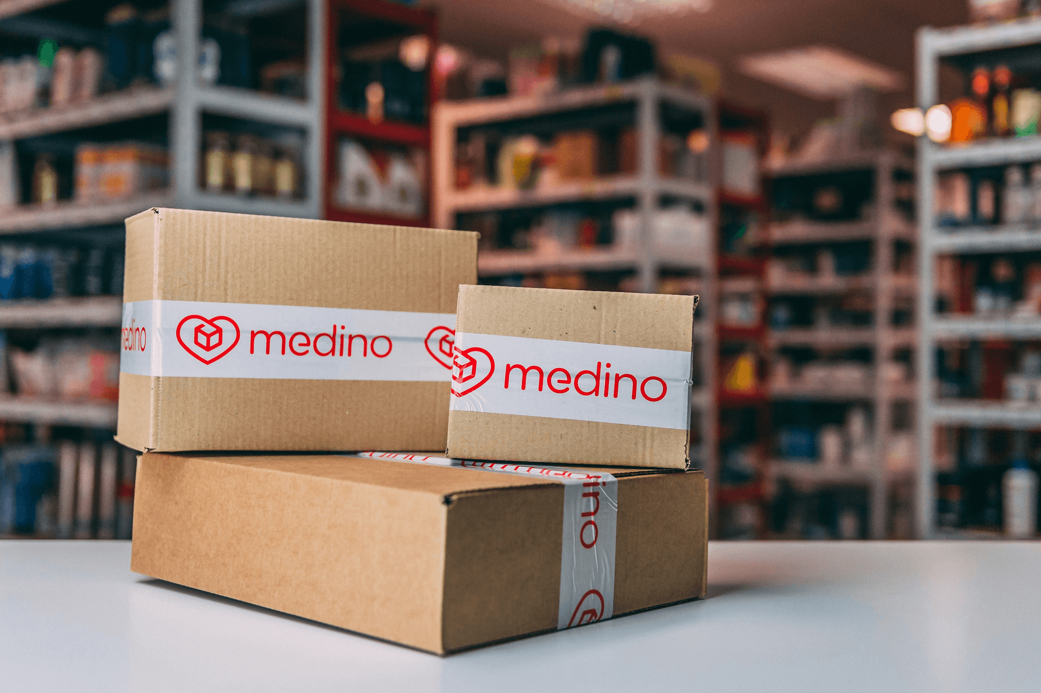 Ecommerce Packaging vs. Retail: Comparing styles for effective branding.