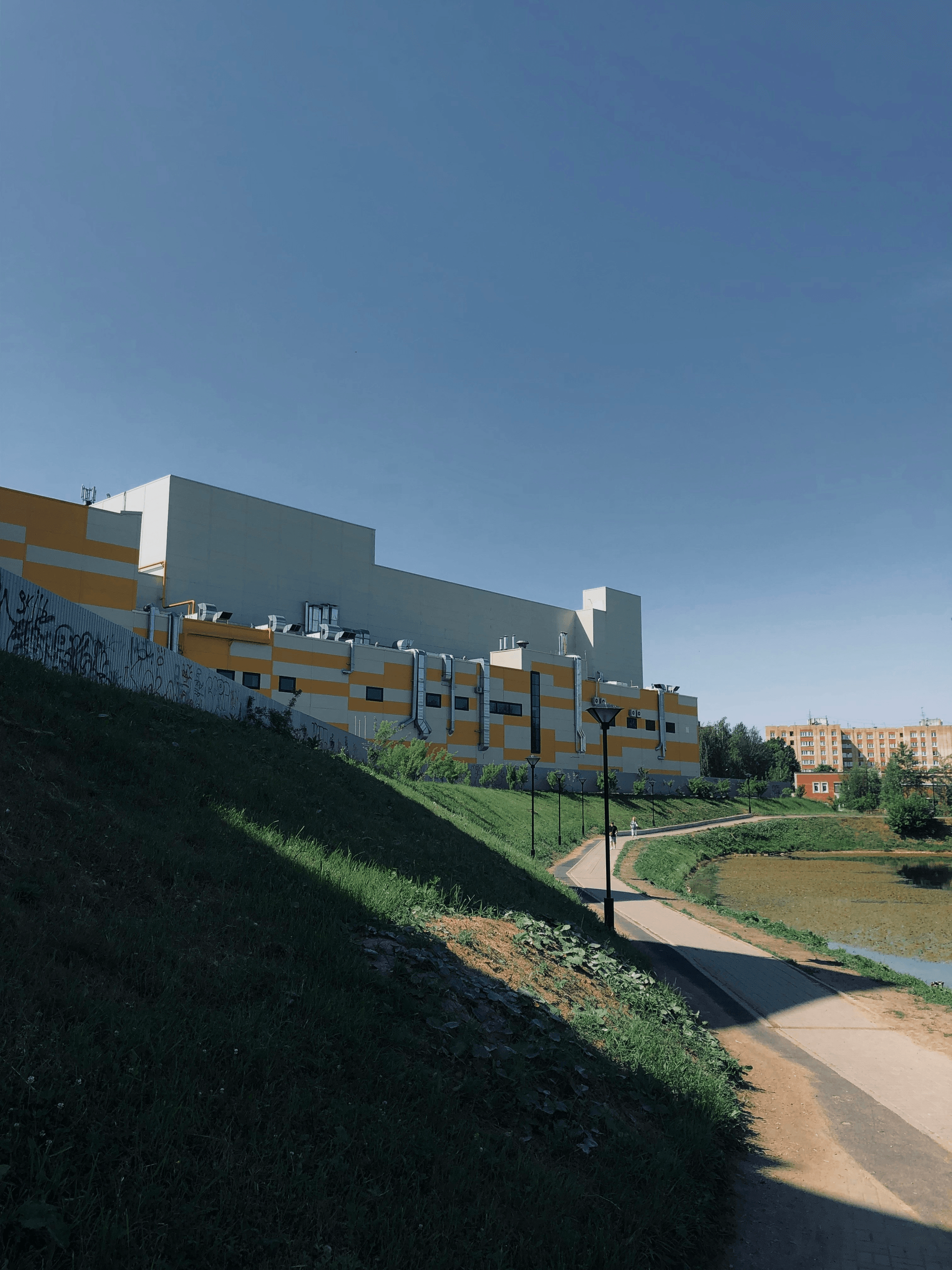 Sustainable aluminium manufacturers leading eco-friendly initiatives