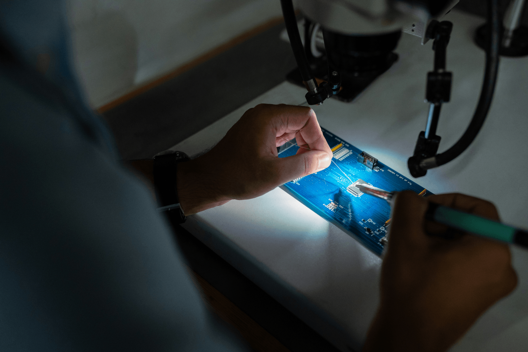 Ensuring pcb quality control through thorough visual inspections.