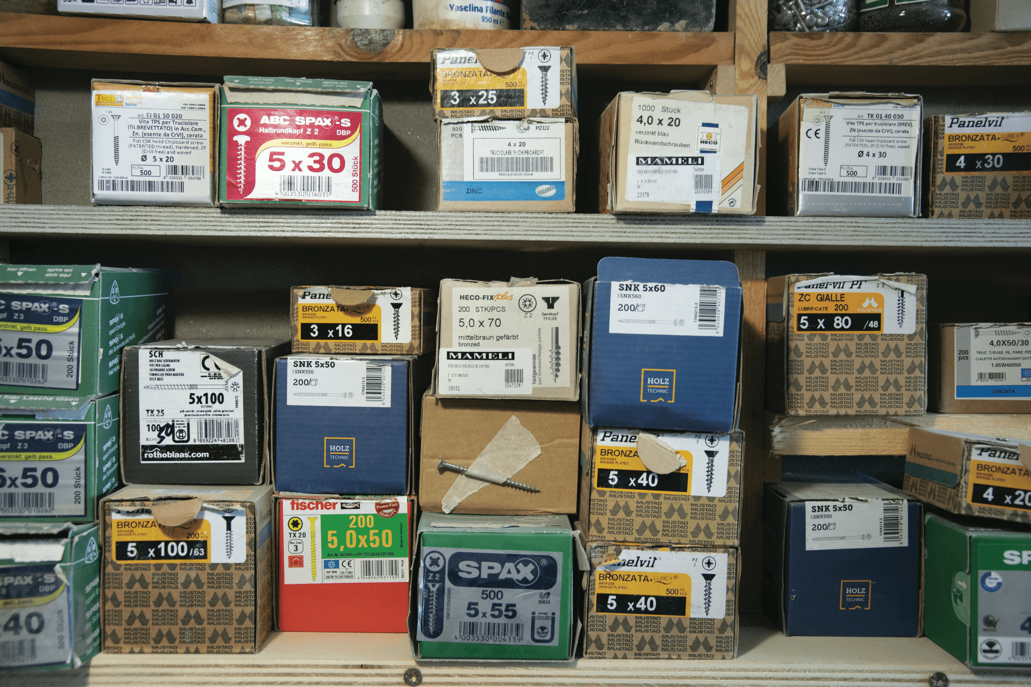 Efficient inventory management in product sourcing process