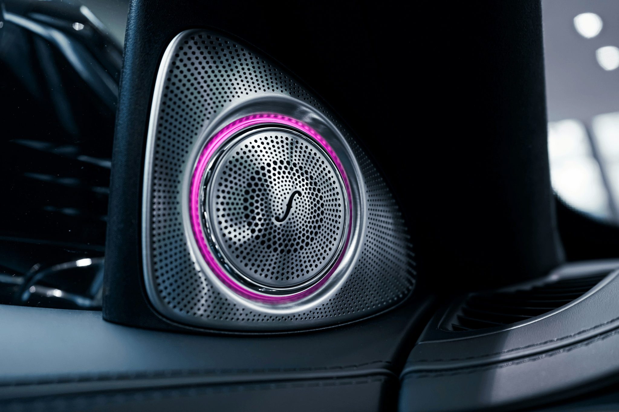 china powerful car horn supplier showcasing innovative automotive accessories