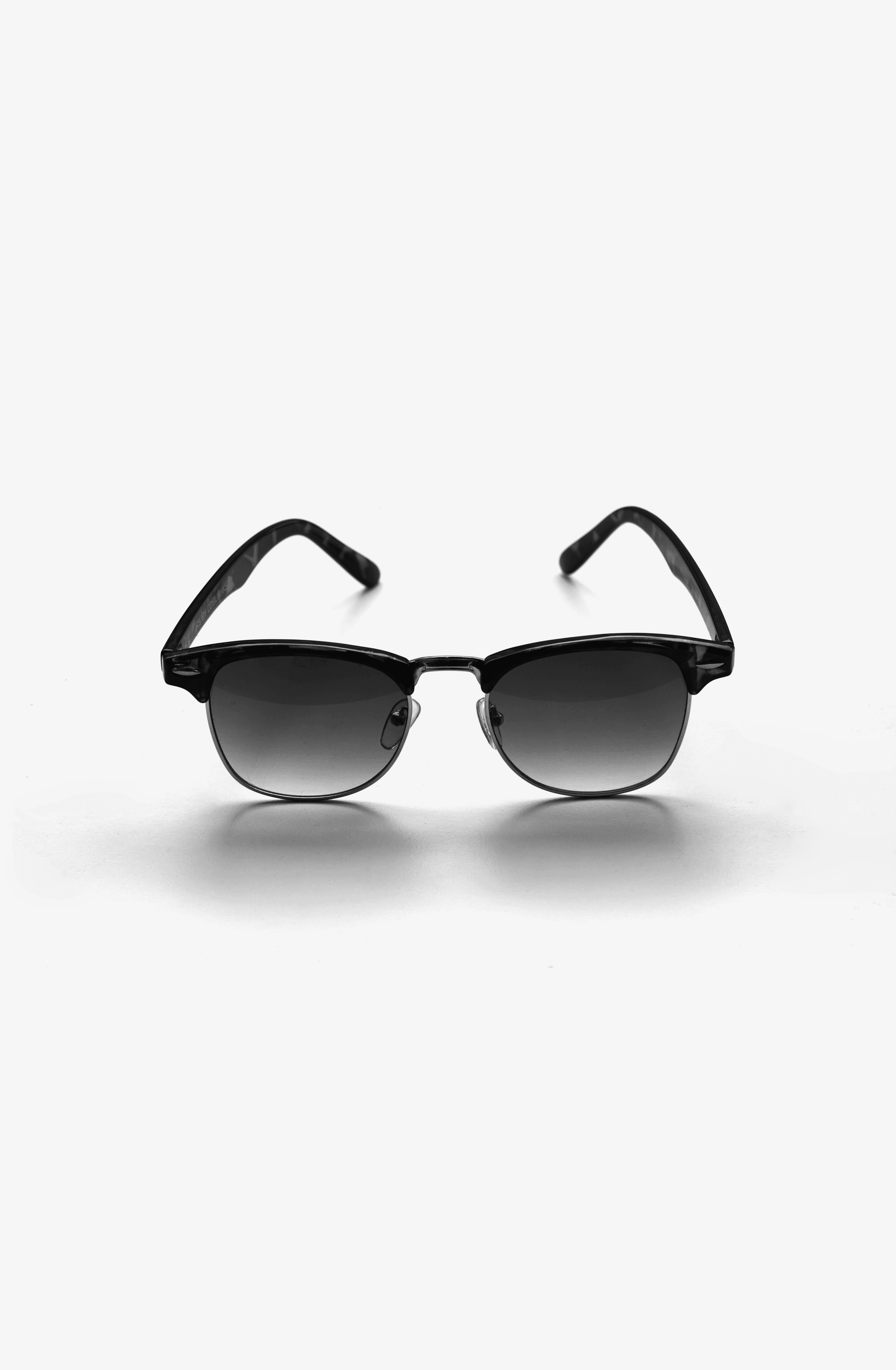 Explore wholesale sunglasses china with stylish metal frame options.