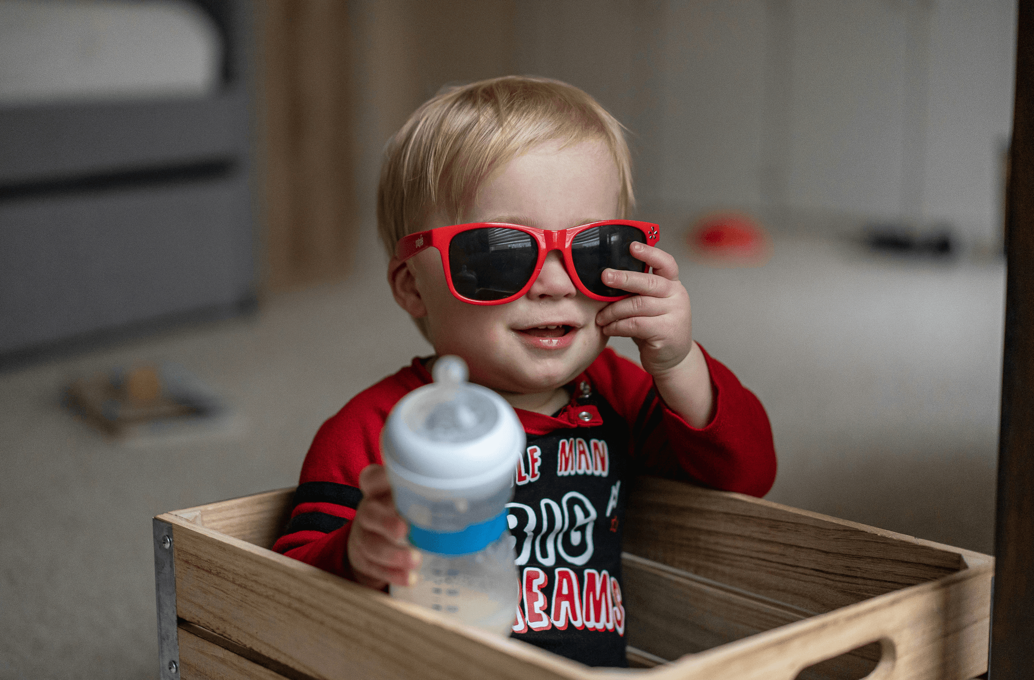 Do babies need sunglasses? Essential info on protecting young eyes.