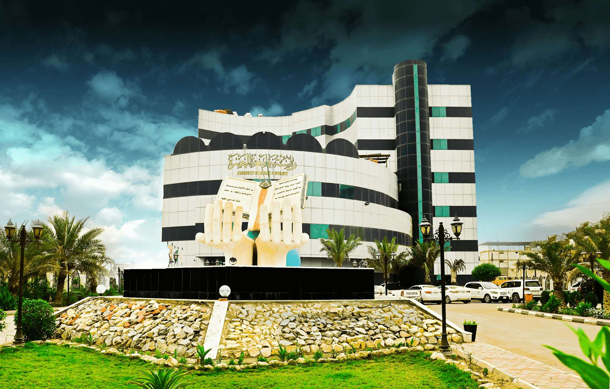 Modern sustainable modular classroom building showcasing eco-friendly features