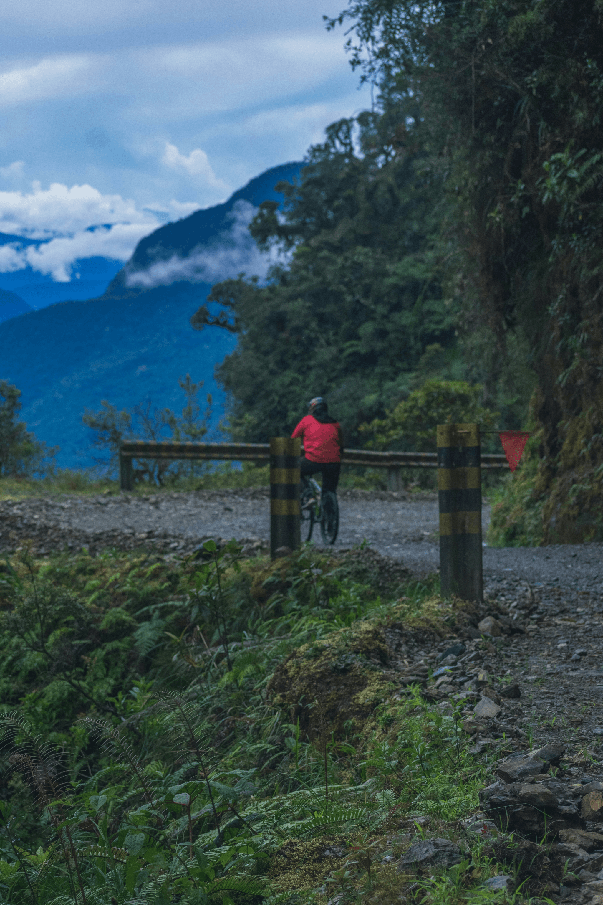 tibet best travel mountain biking adventure