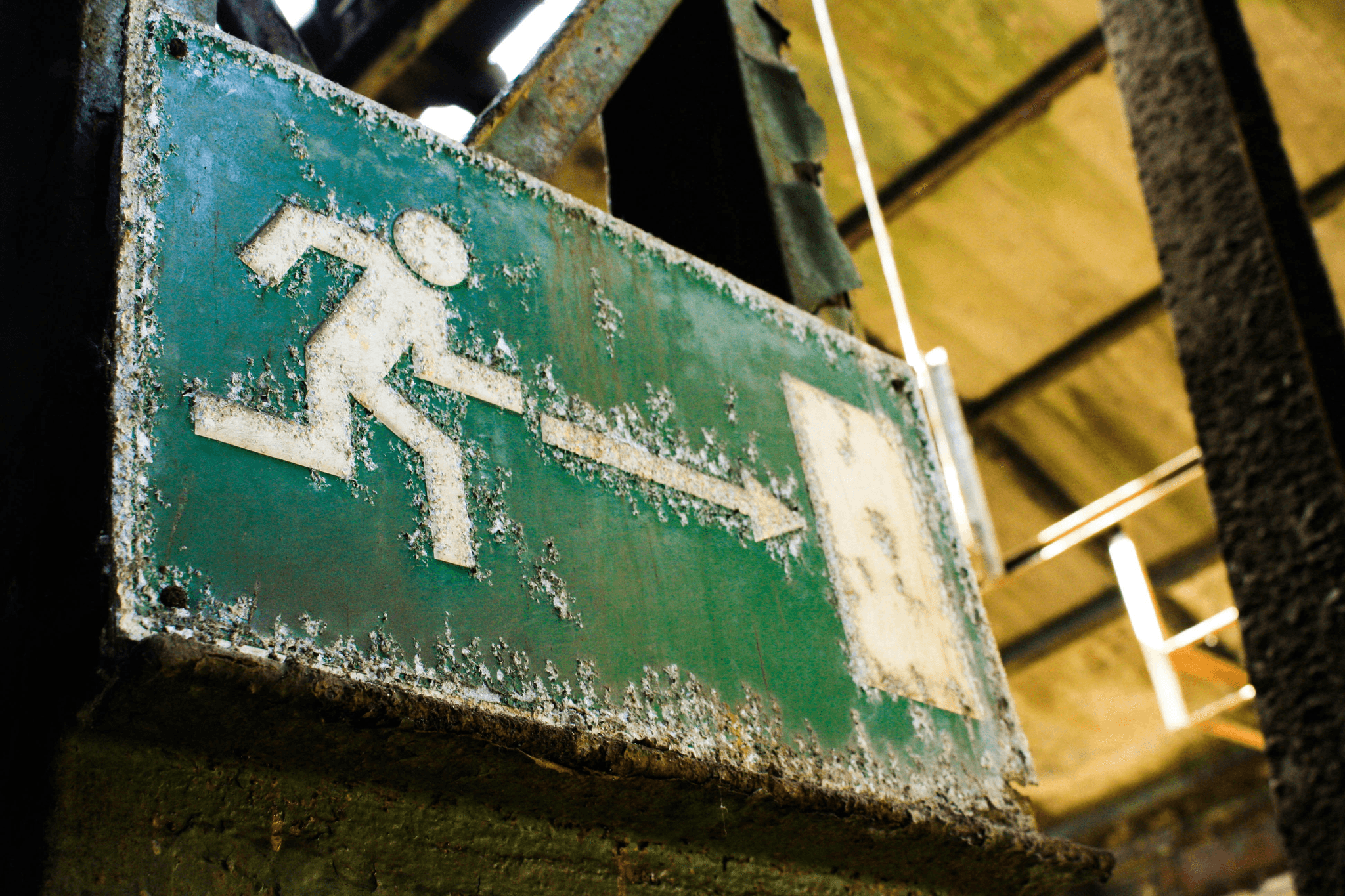 【人際關係】「戰術性退場」：退一步，不是輸，而是保護自己｜身心靈｜療寮診所．板橋江子翠｜家醫科診所．心理諮商