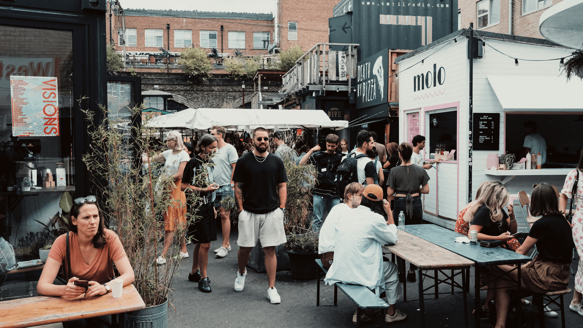 how to start a pop up restaurant in an engaging outdoor setting