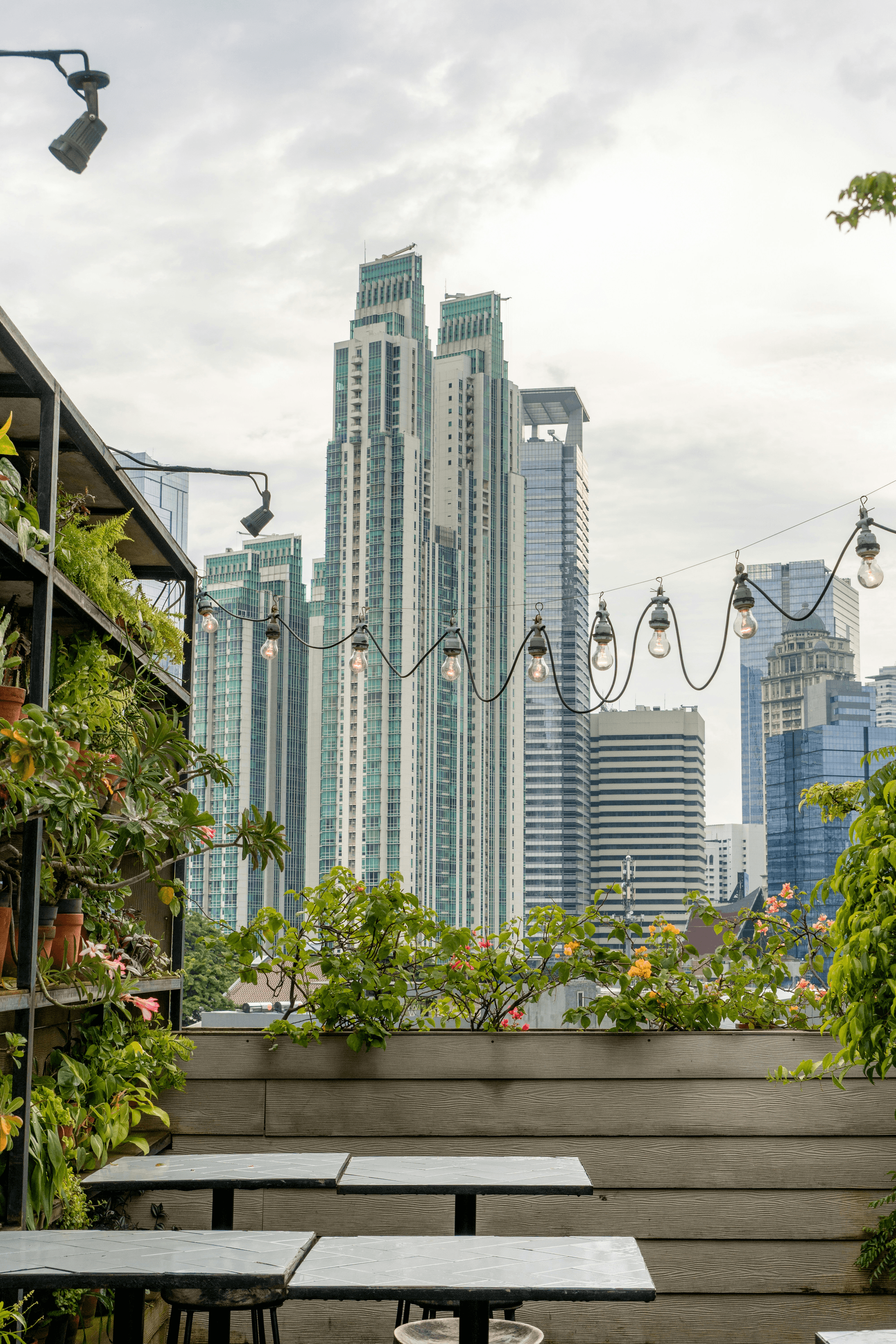 Eco-friendly rooftop garden for shipping containers home ideas