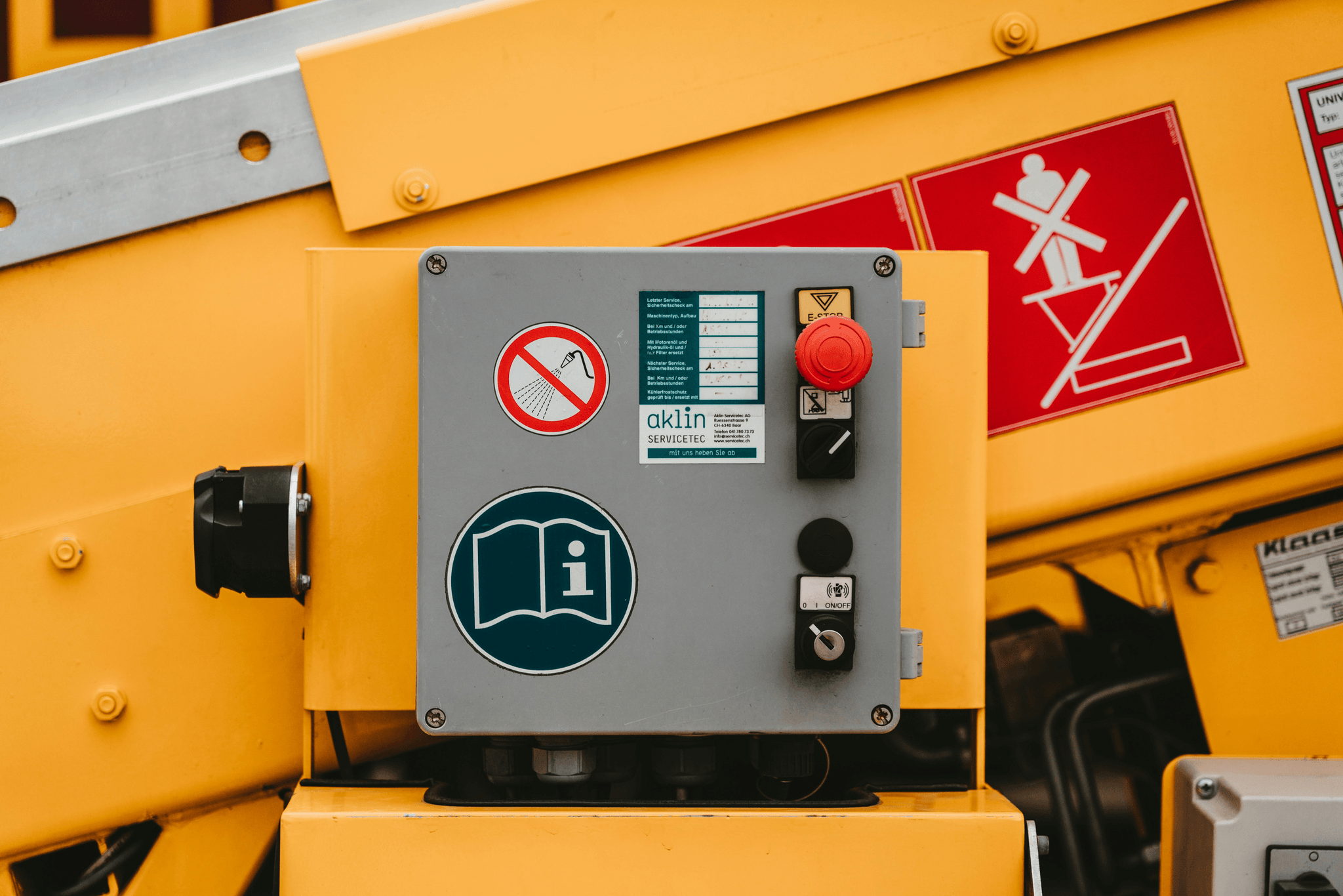 Comprehensive heavy equipment inspection report highlighting key findings.