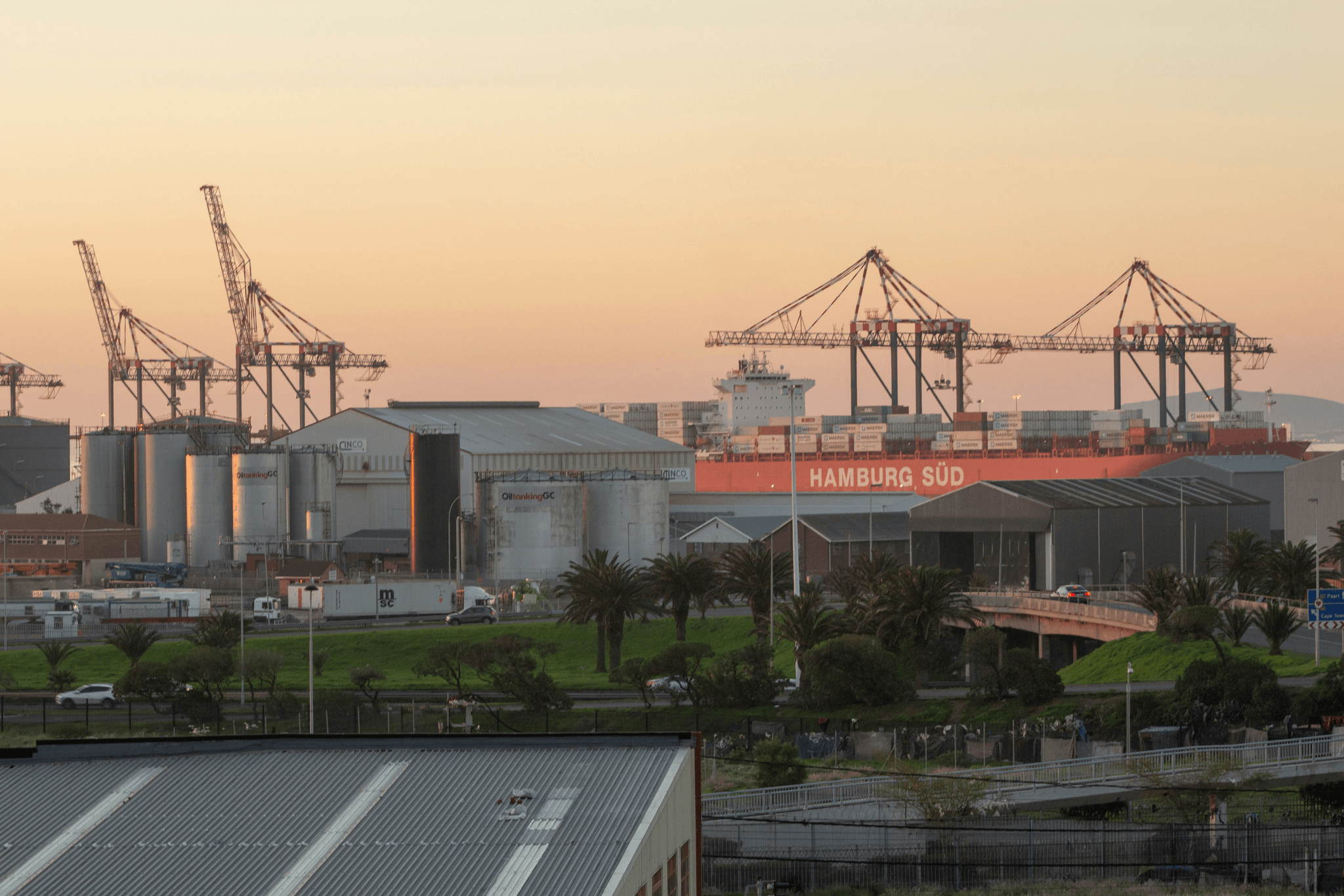 Cuanto pesa un contenedor: vista general de varios tipos.