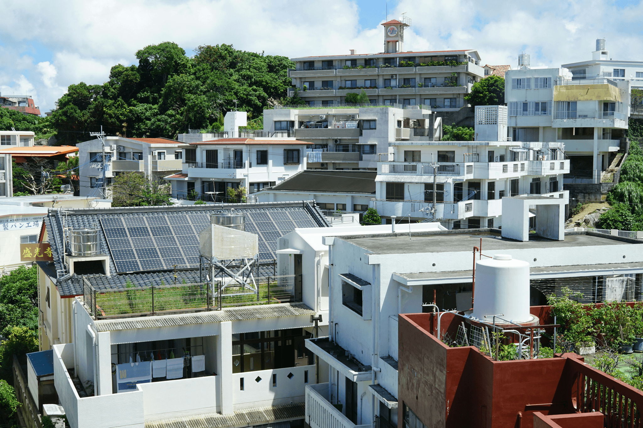 Efficient use of a solar power ac unit in residential settings