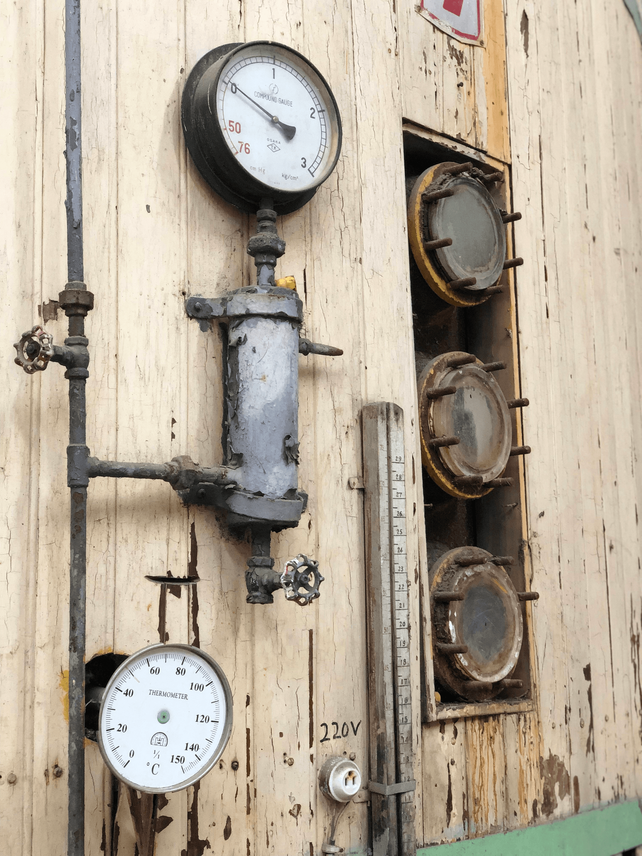 Valve Inspection during Hydrostatic Testing process