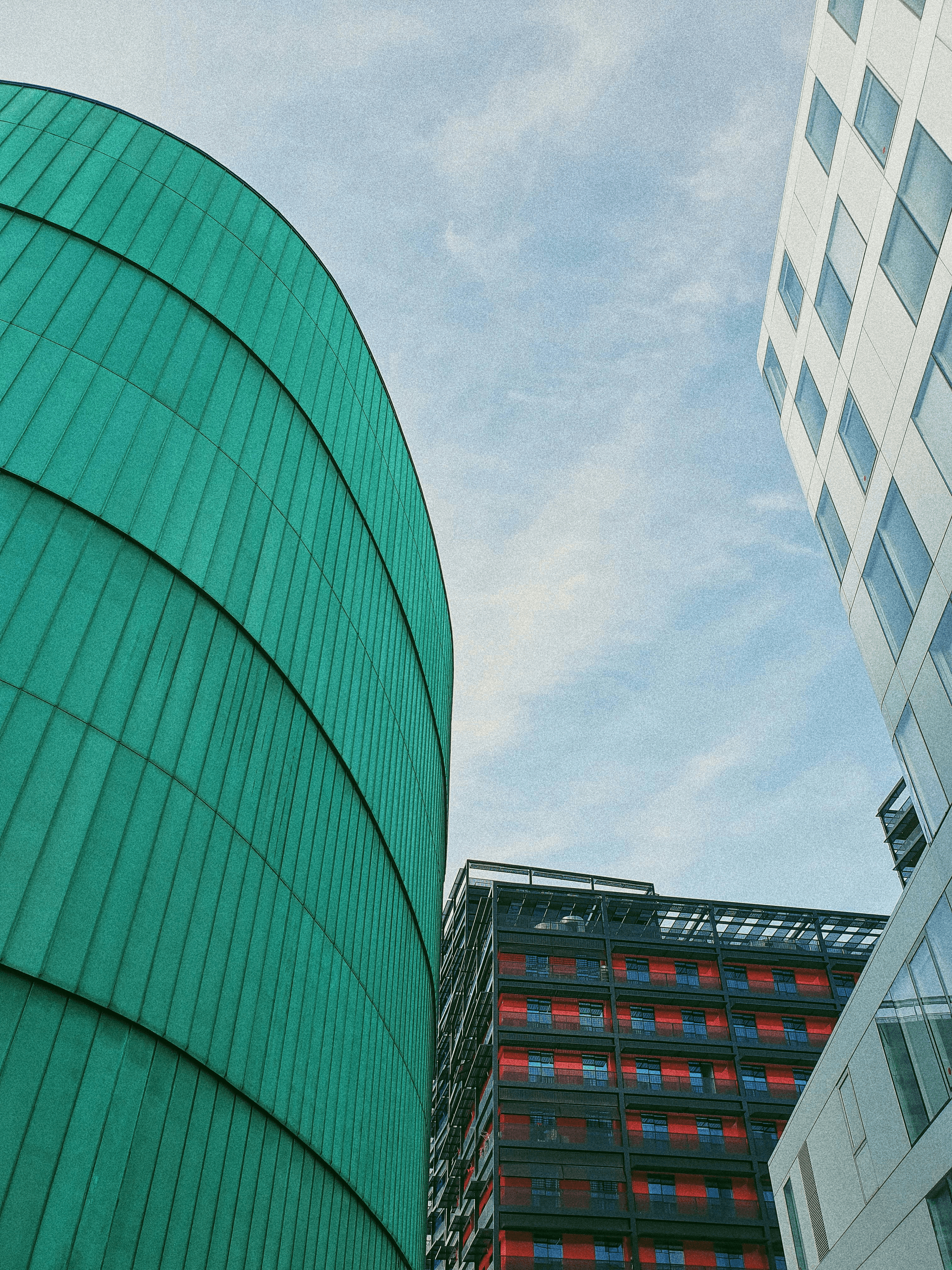 modern modular office building showcasing sustainability features