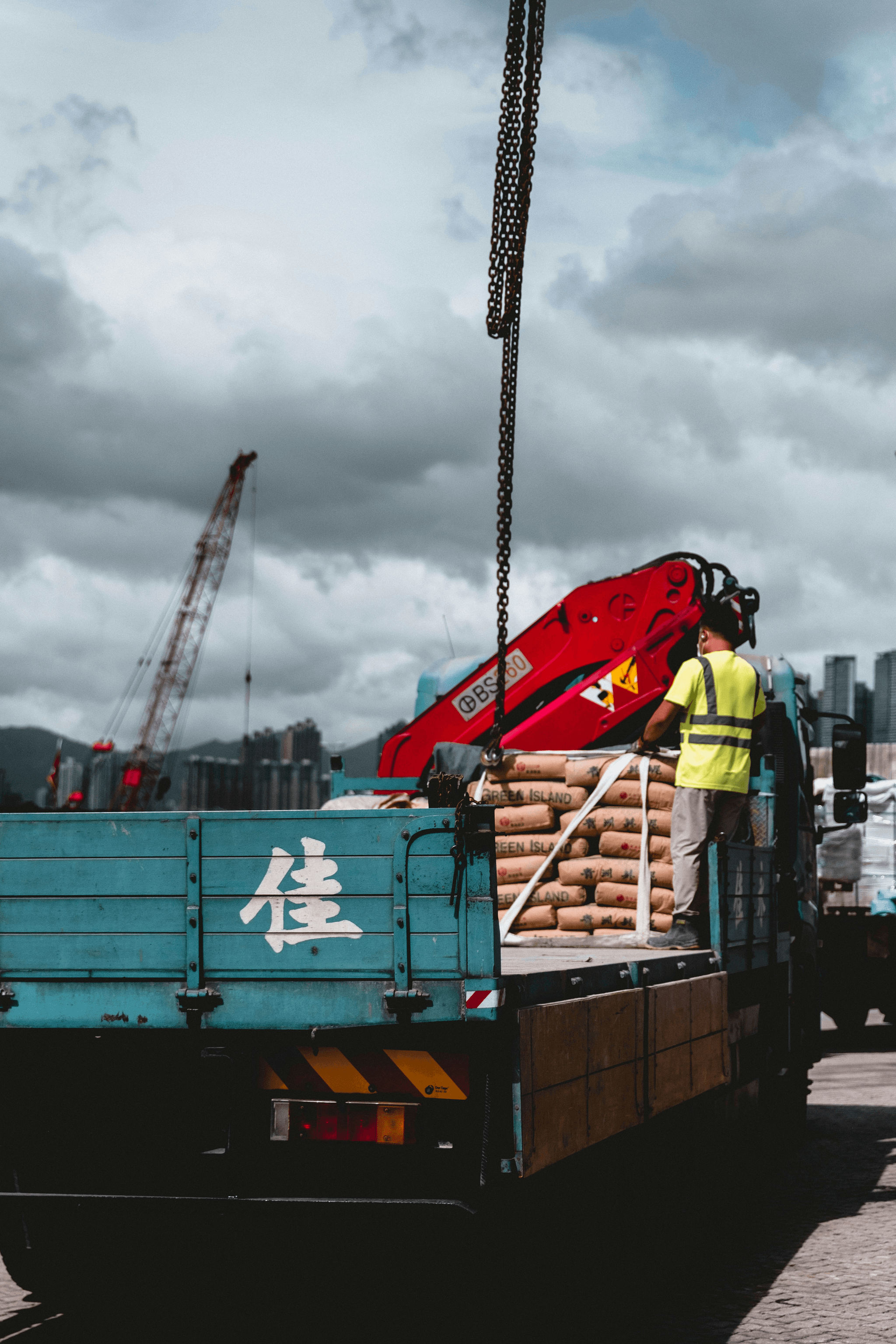 Import goods from China - Partnering with a Freight Forwarder