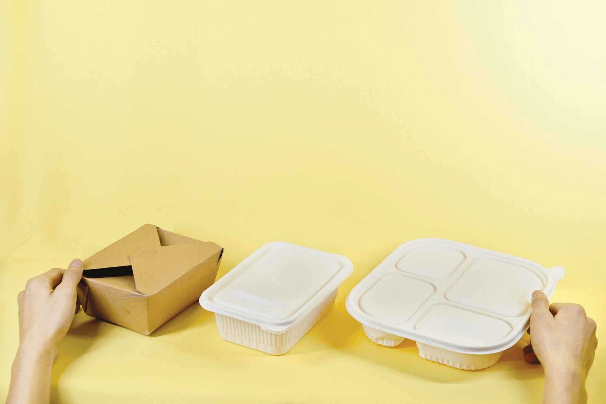 Different takeout container sizes including 8 oz and 32 oz options.
