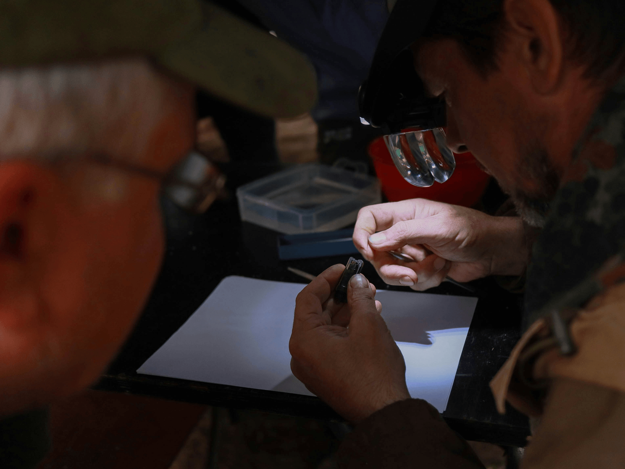 Jewelry Quality Control Inspection techniques demonstrated by an inspector