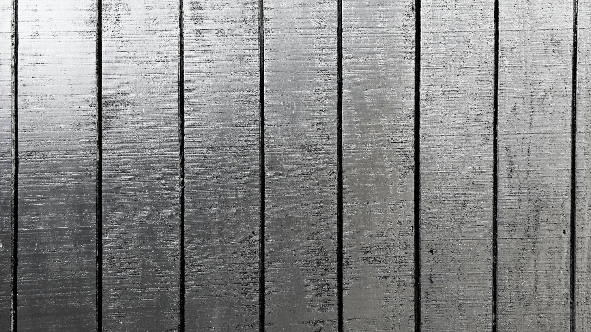 Comparison of galvanized vs non galvanized nails showing differences.