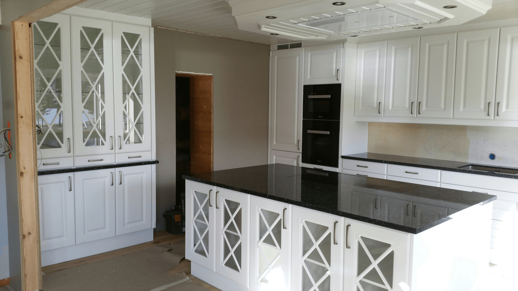 Top 10 Cabinet Manufacturers - Sleek Kitchen Cabinets