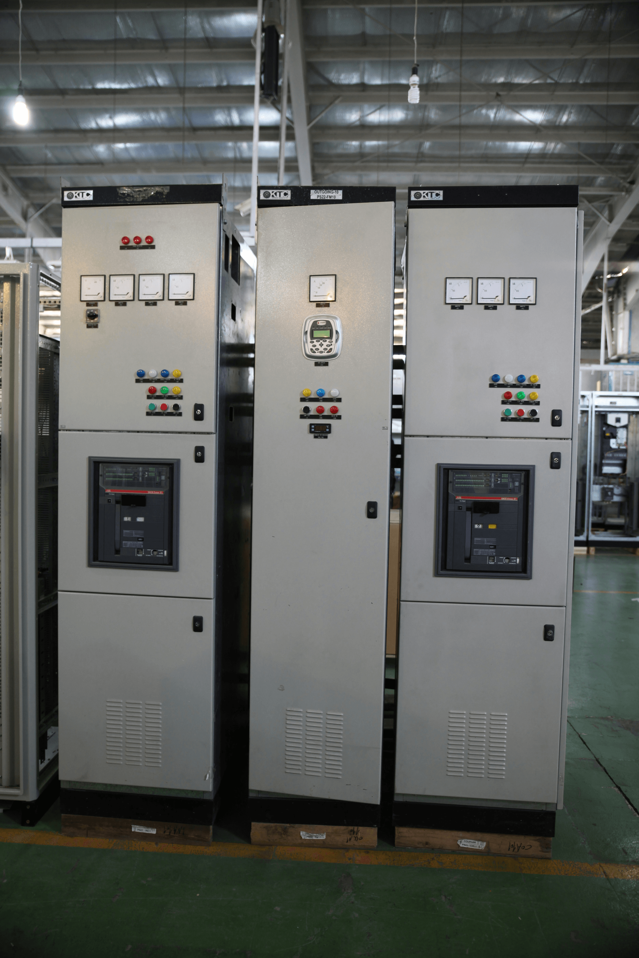 Reactive power compensation equipment
