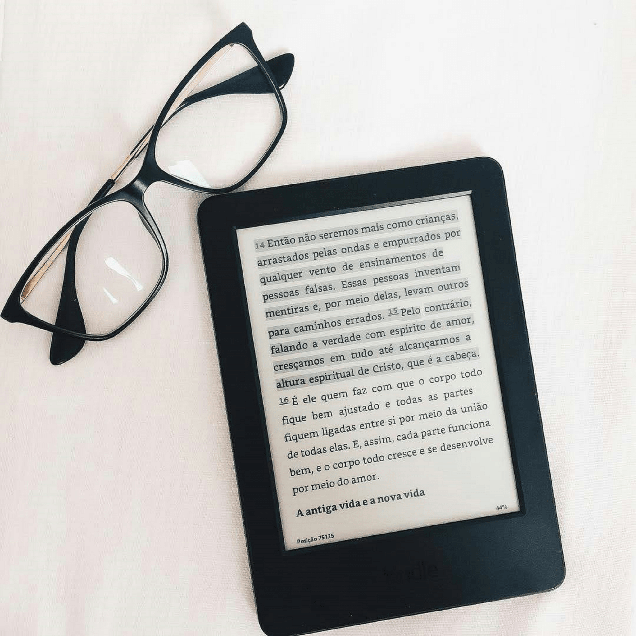 folding reading glasses with case for convenience