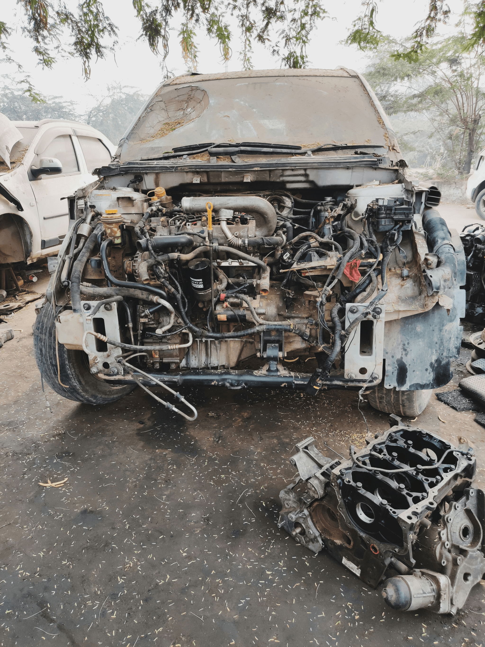 OEM vs Aftermarket comparison showing high-quality vs low-quality parts